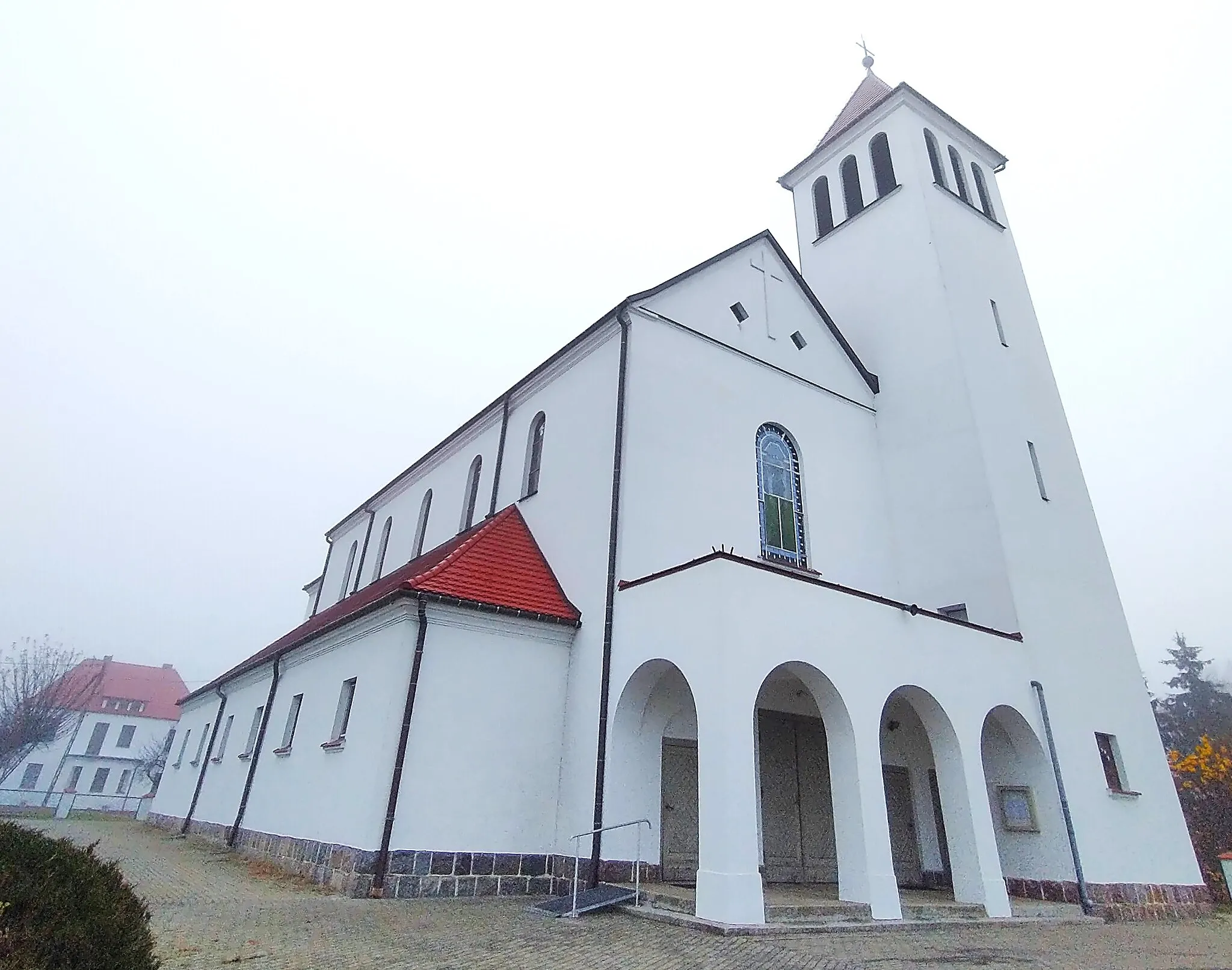 Photo showing: Kościół Świętego Antoniego Padewskiego w Tereszewie – parafia rzymskokatolicka z siedzibą w Tereszewie w dekanacie Kurzętnik w diecezji toruńskiej.