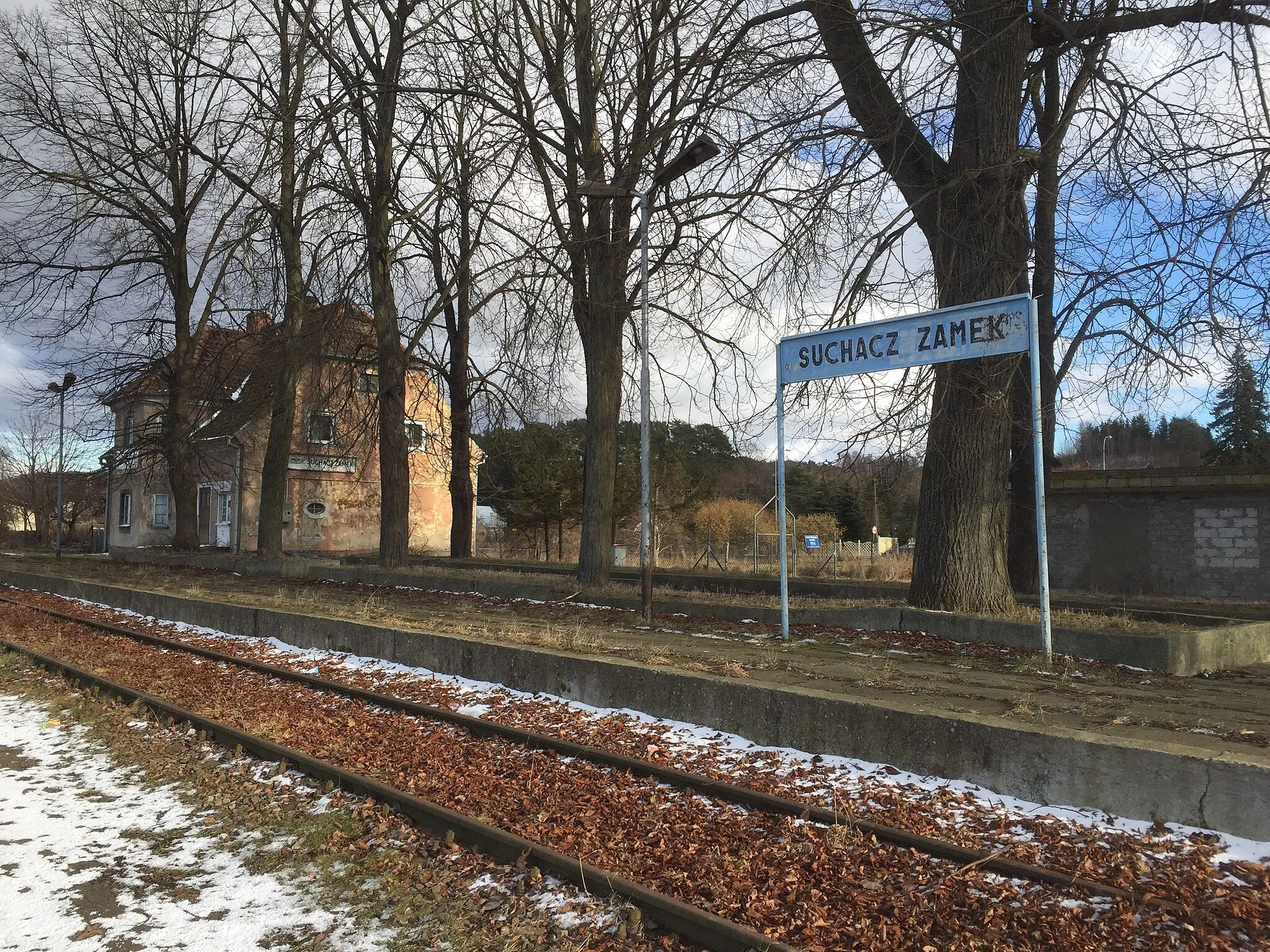 Photo showing: Suchacz Railway Station in Winter (March 2021)