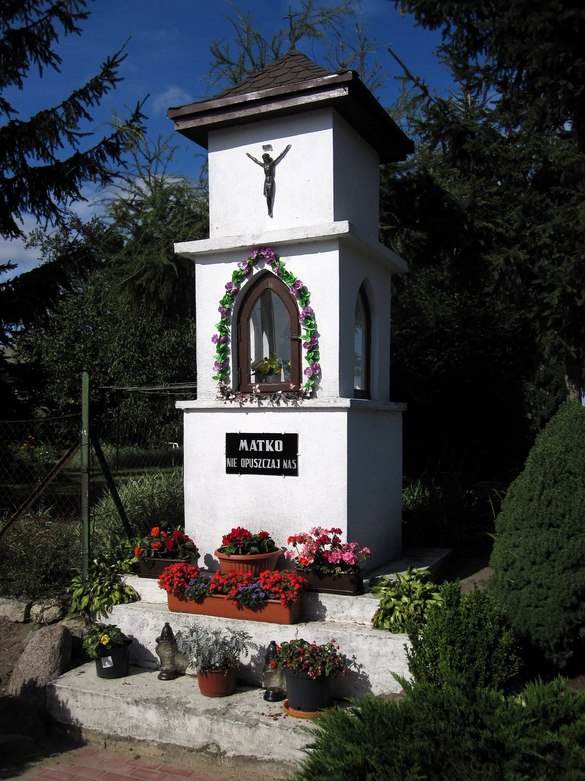 Photo showing: Kwiry - wayside shrine
