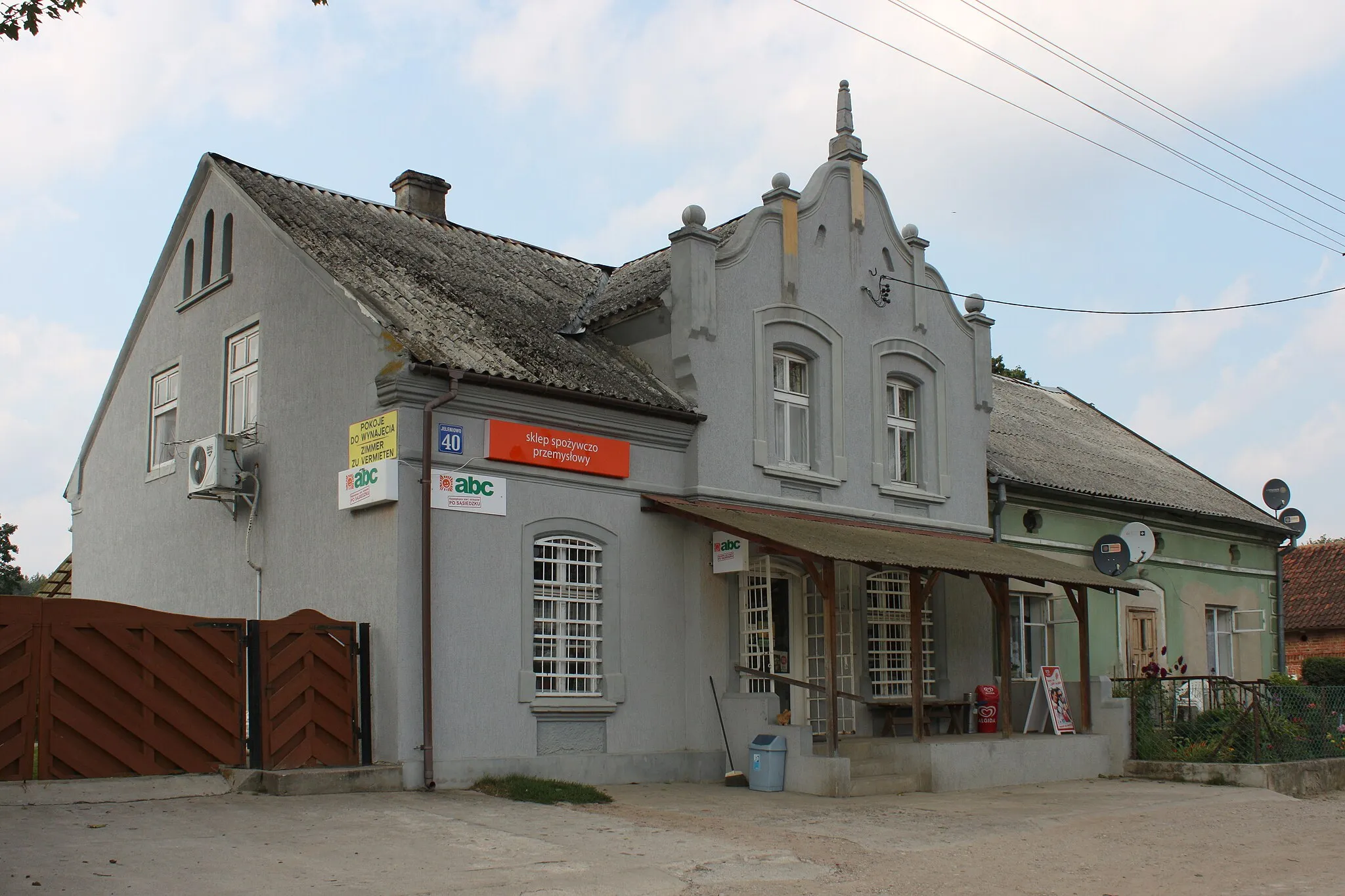 Photo showing: Building in Jeleniowo.