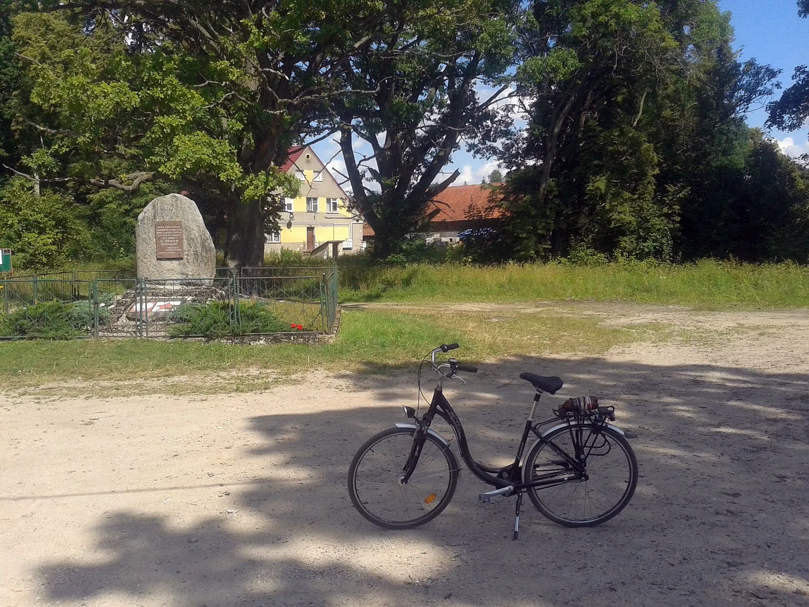 Photo showing: Leśny Zakątek, Monument ( & My wife's bike )