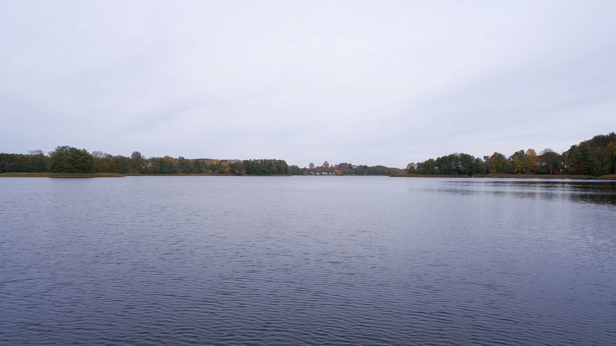 Photo showing: Gielądzkie Lake in Masuria, Poland