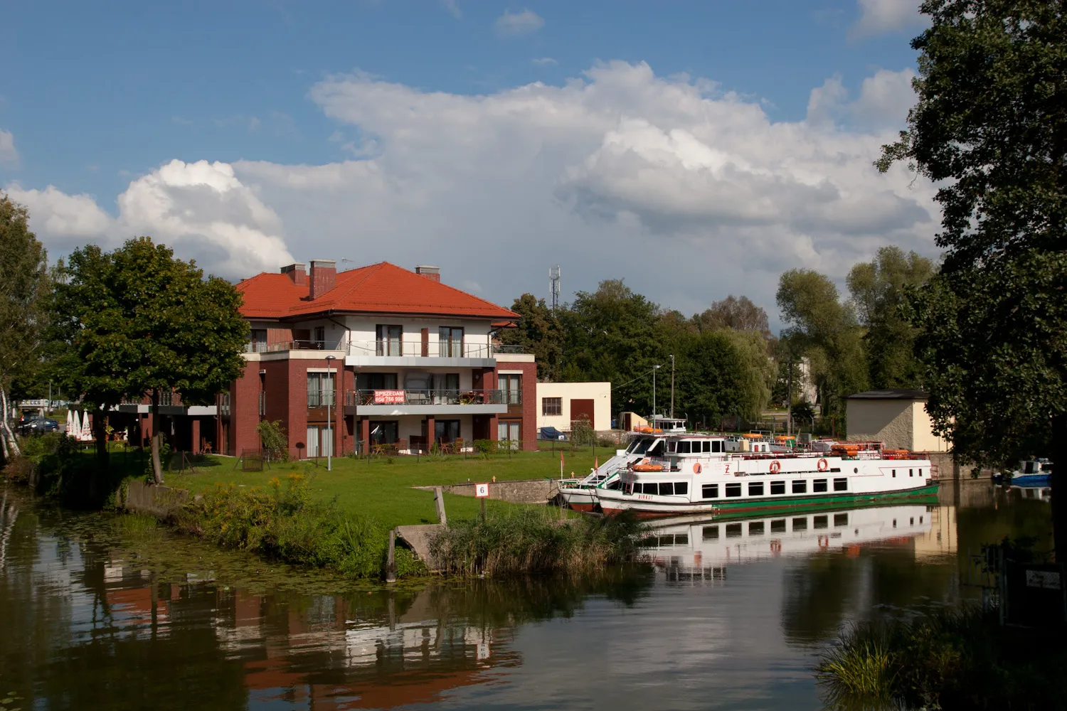 Photo showing: Baza żeglugi Ostródzko-Elbląskiej