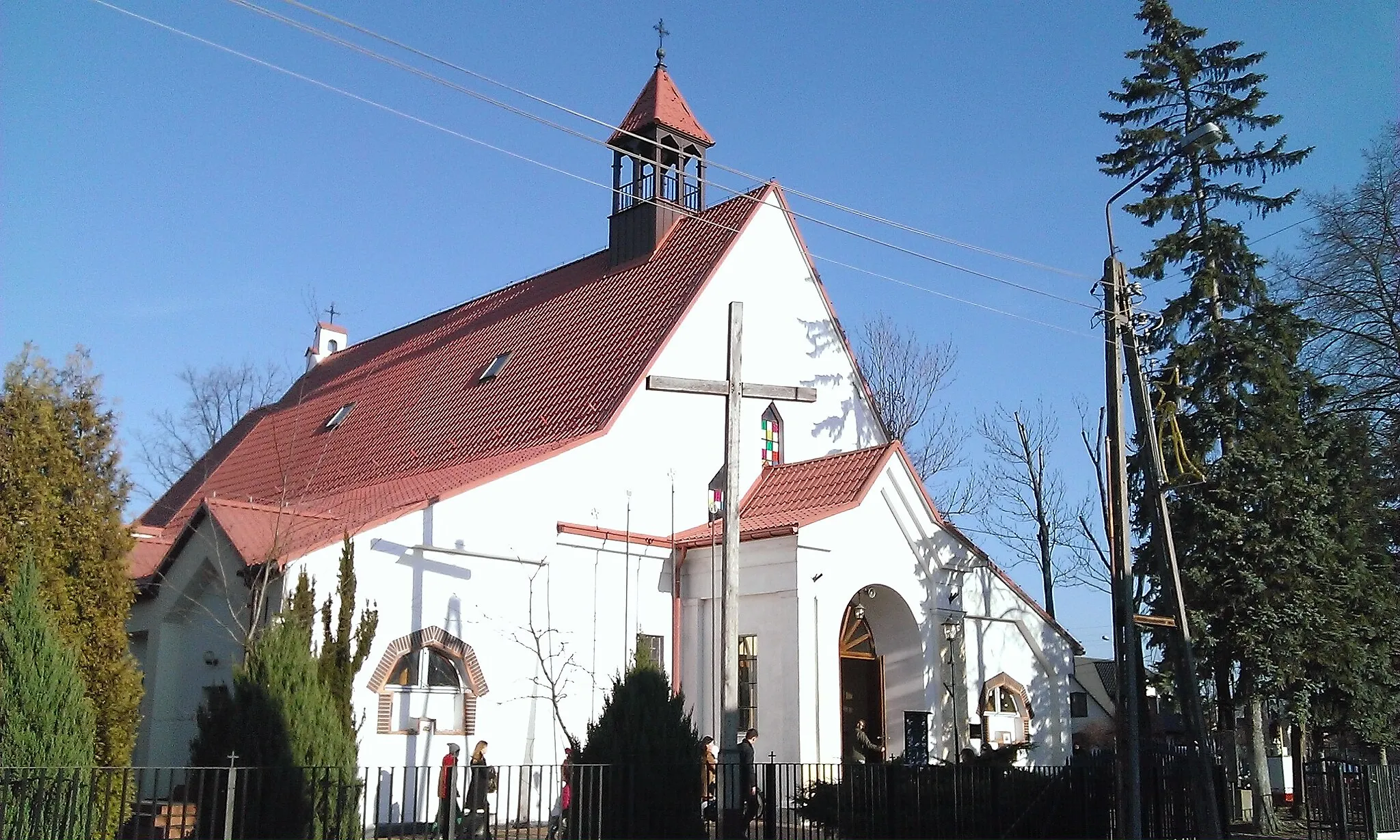 Photo showing: Tłuszcz - kościół Matki Bożej Fatimskiej (parafia Przemienienia Pańskiego)