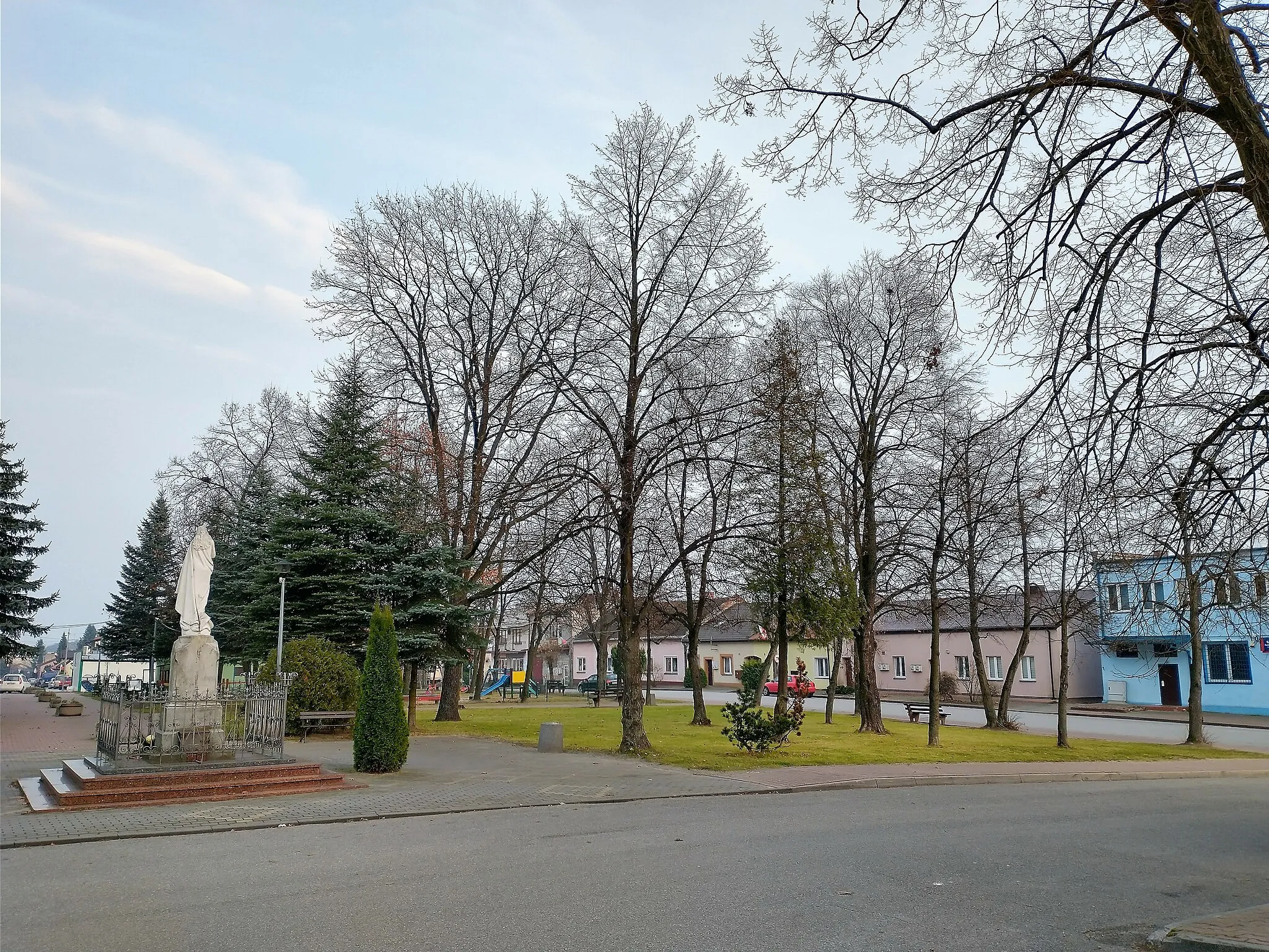 Photo showing: Rynek w Błędowie (pow. grójecki).