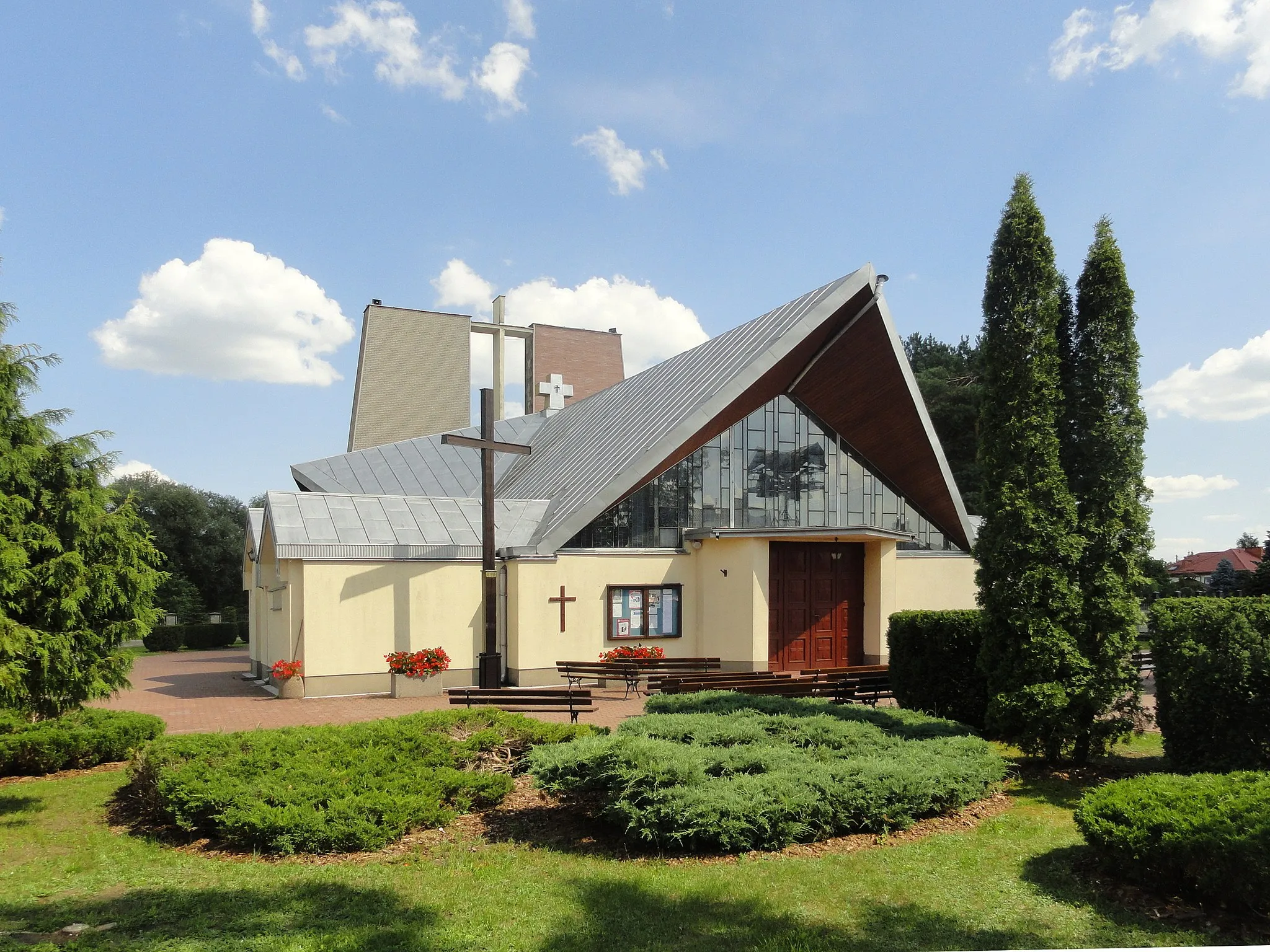Photo showing: Kościół pw. Św. Stanisława Biskupa i Męczennika w Nowych Załubicach