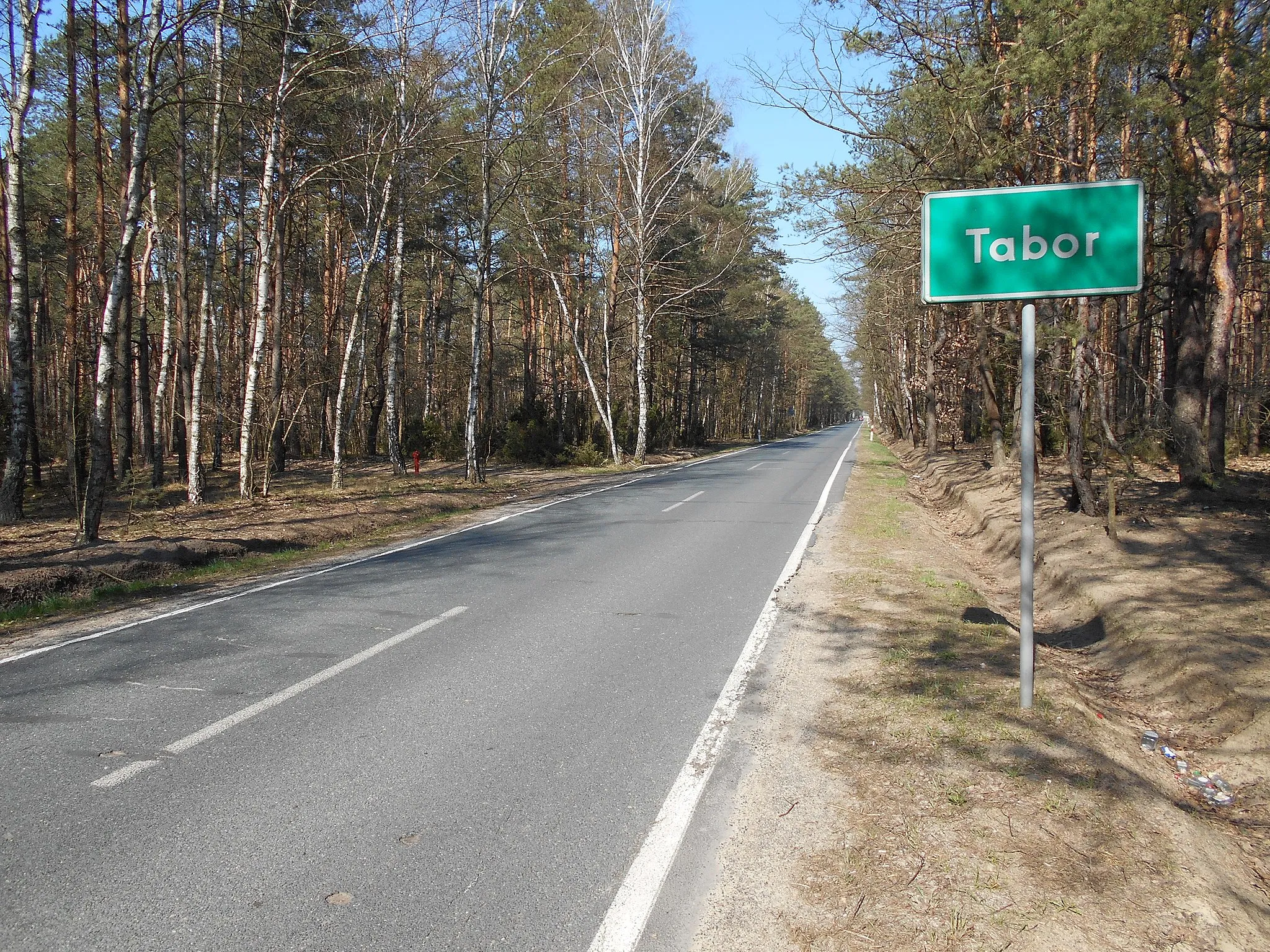 Photo showing: Wjazd do miejscowości Tabor od strony Podbieli