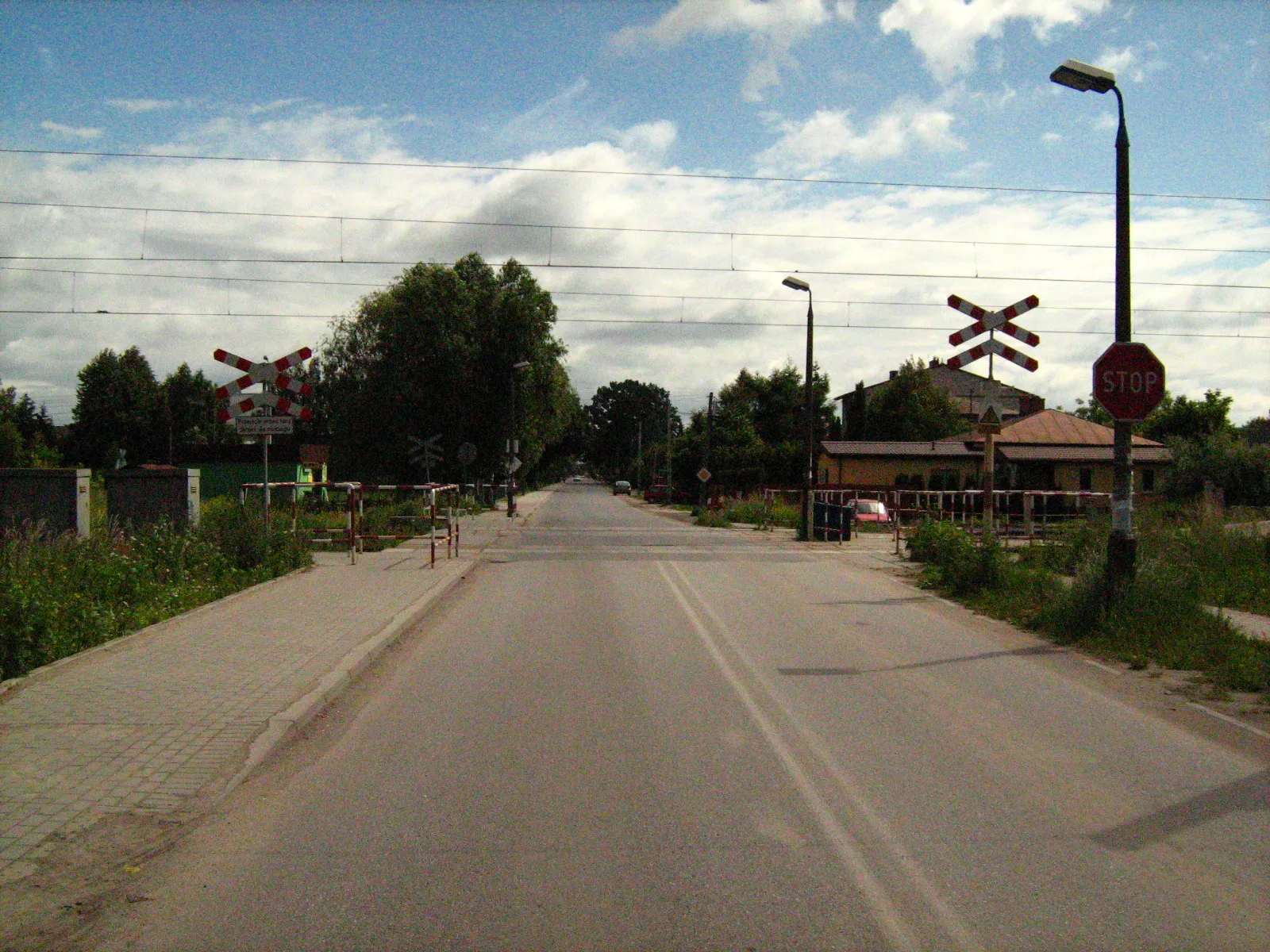 Photo showing: NI, ul. Krasickiego, just behind level crossing