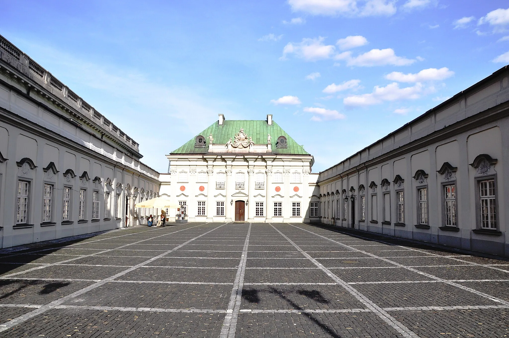 Photo showing: Palast unter dem Blechdach, Warschau