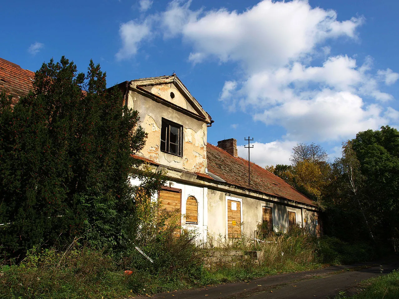 Photo showing: Moszna-Wieś - stara opuszczona willa