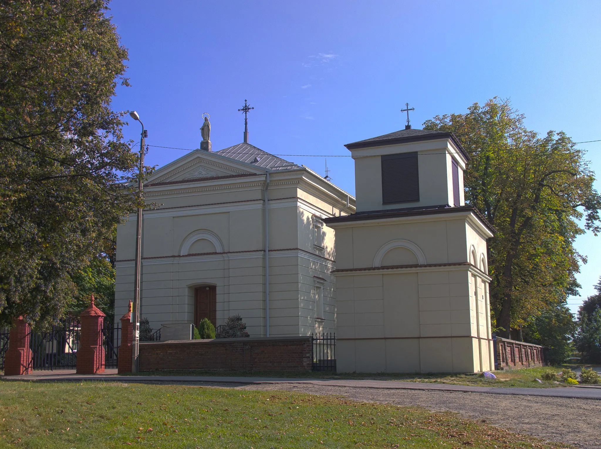 Photo showing: Pęcice - kościół p.w. śś. Piotra i Pawła, pocz. XIX w. (zabytek nr rejestr. A-1075/330/62)