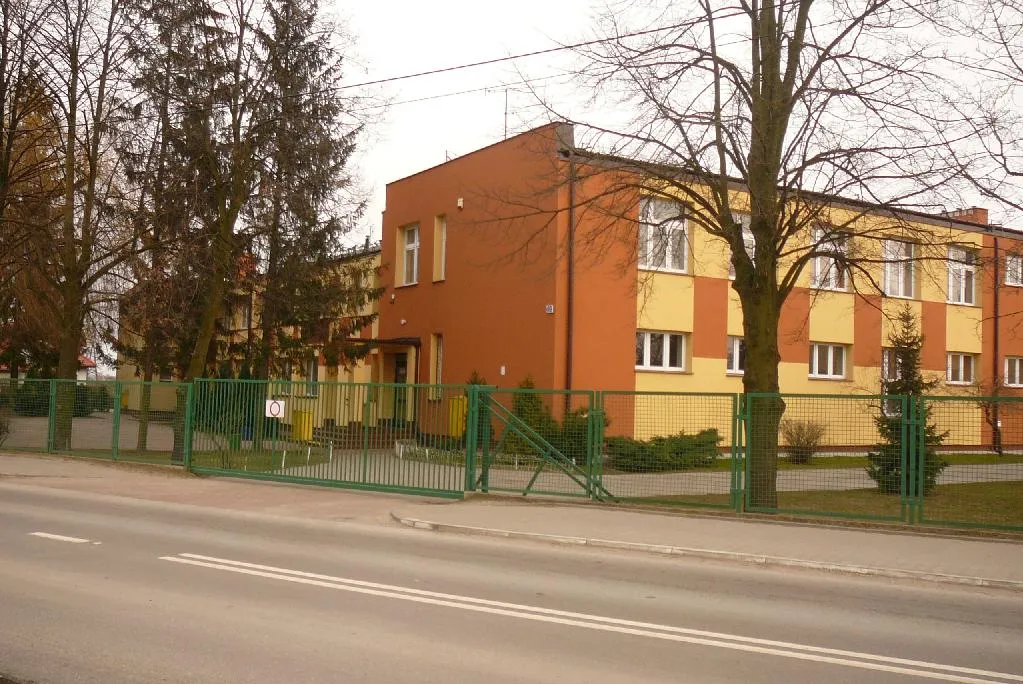 Photo showing: Szkoła Podstawowa w Ładach w Gminie Raszyn