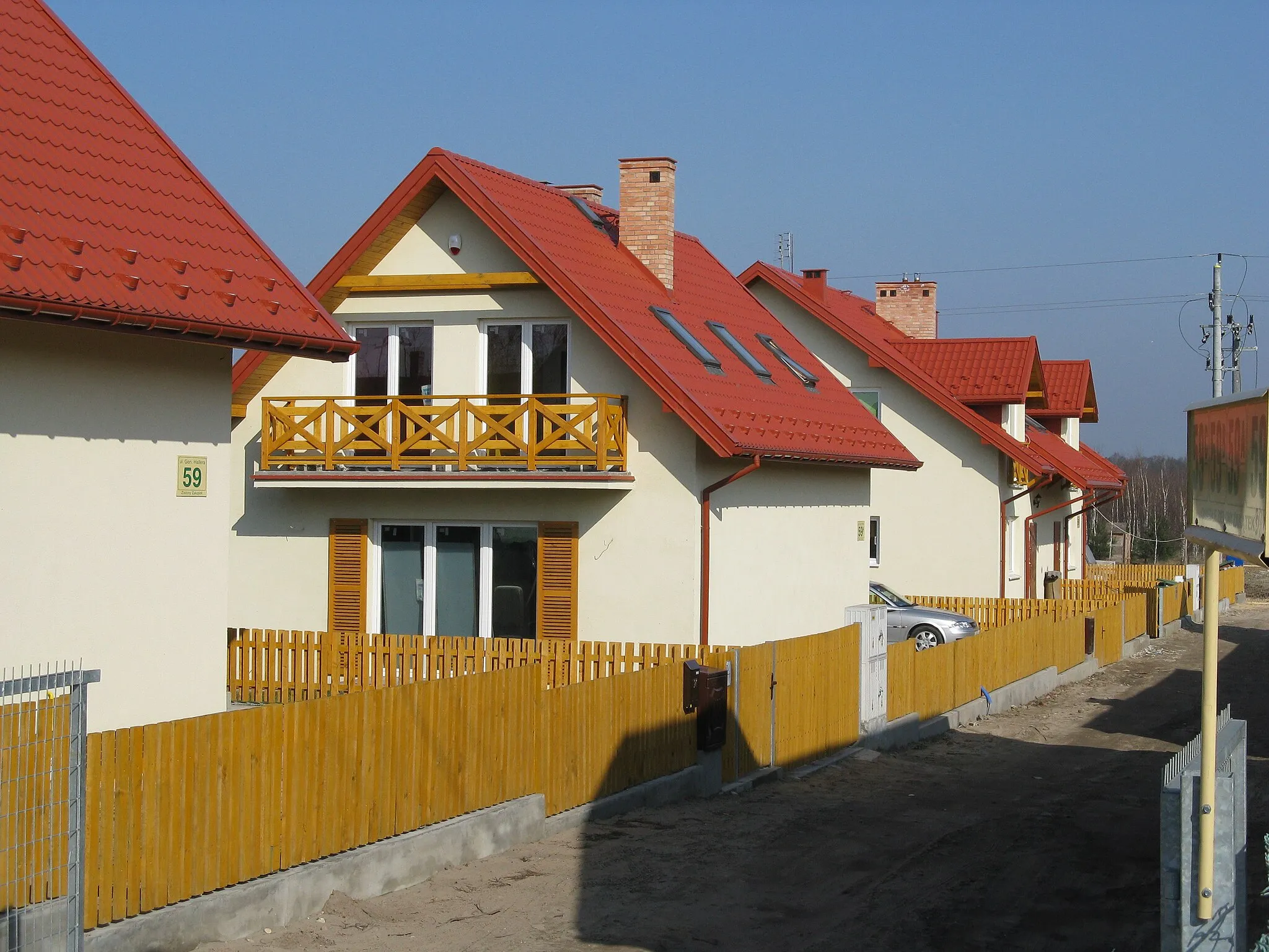 Photo showing: Turów, Zielony zakątek Ossów - Małe domy