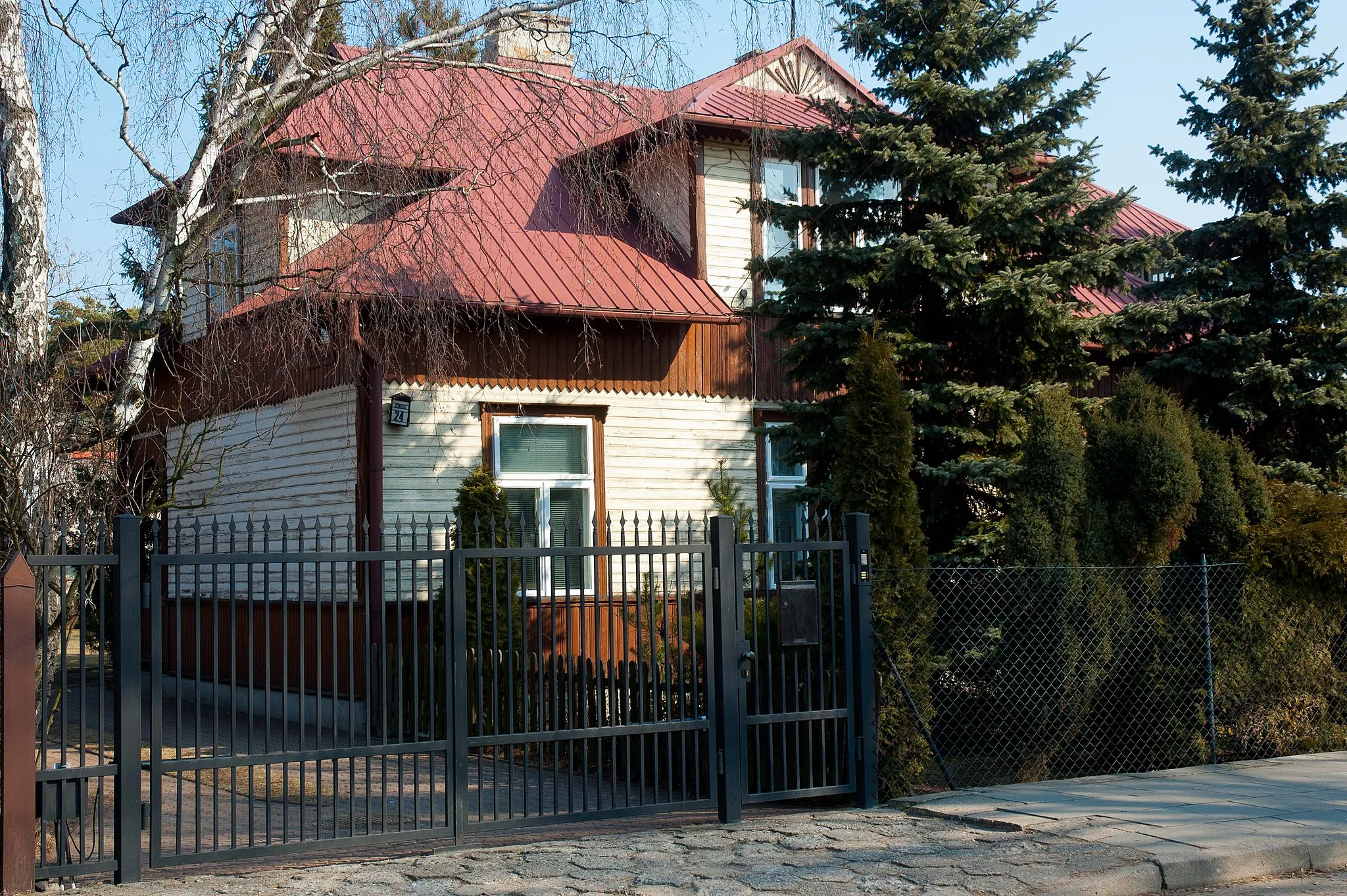 Photo showing: Home - Legionowo Street. Reymonta 24 (monument)