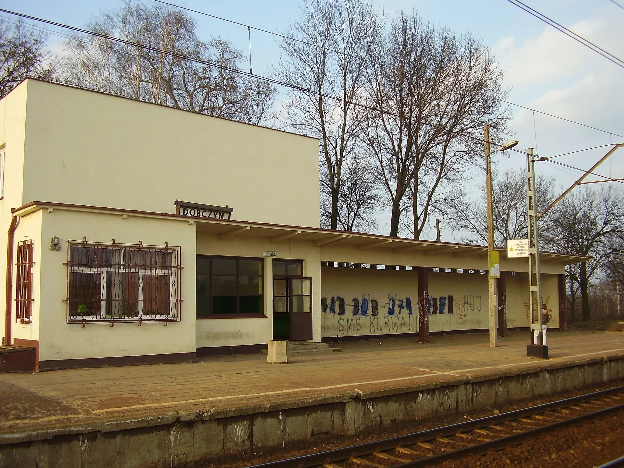 Photo showing: Budynek przystanku Dobczyn.