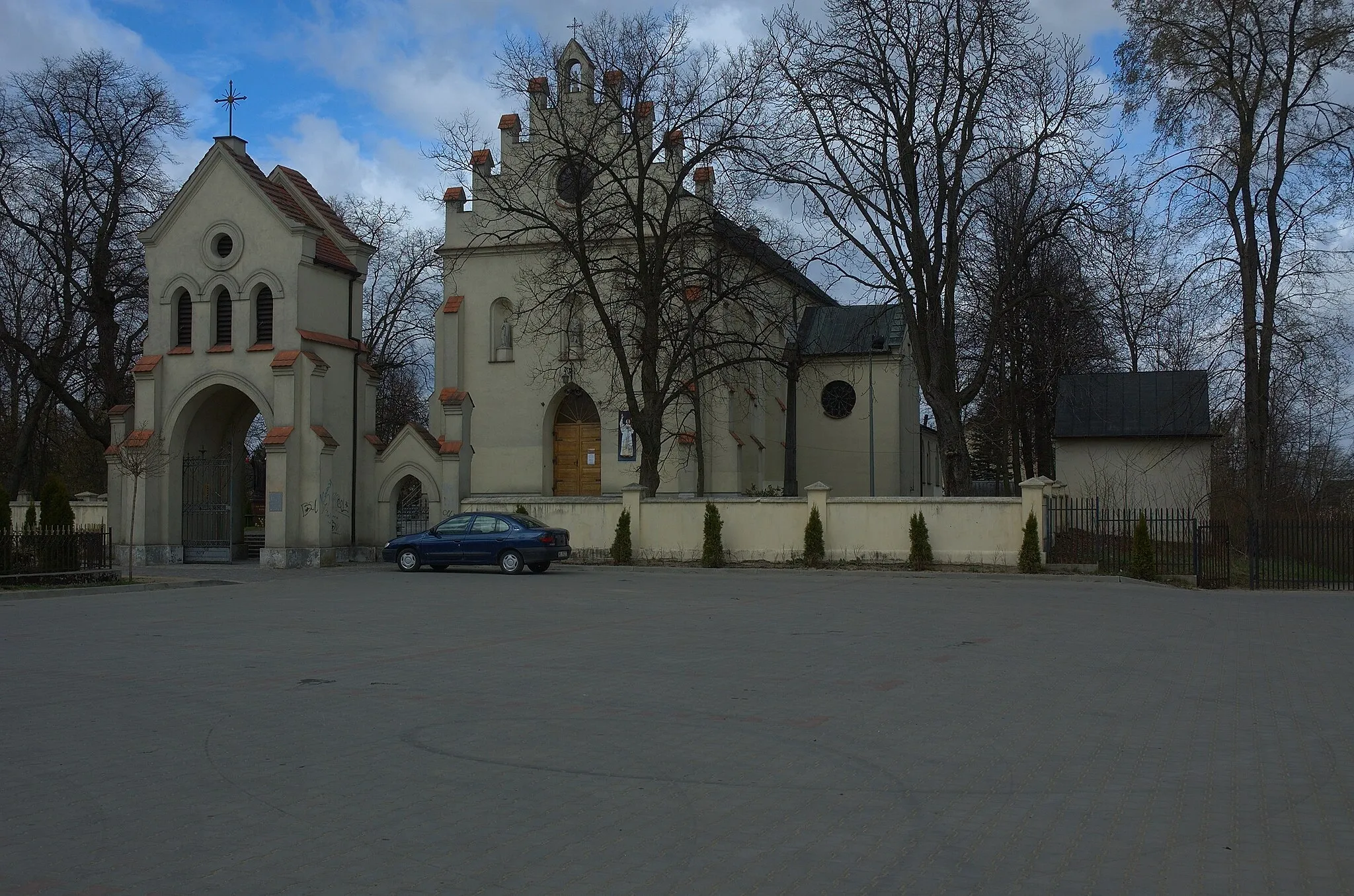 Photo showing: Chotomów - kościół parafialny p.w. Wniebowstąpienia NMP