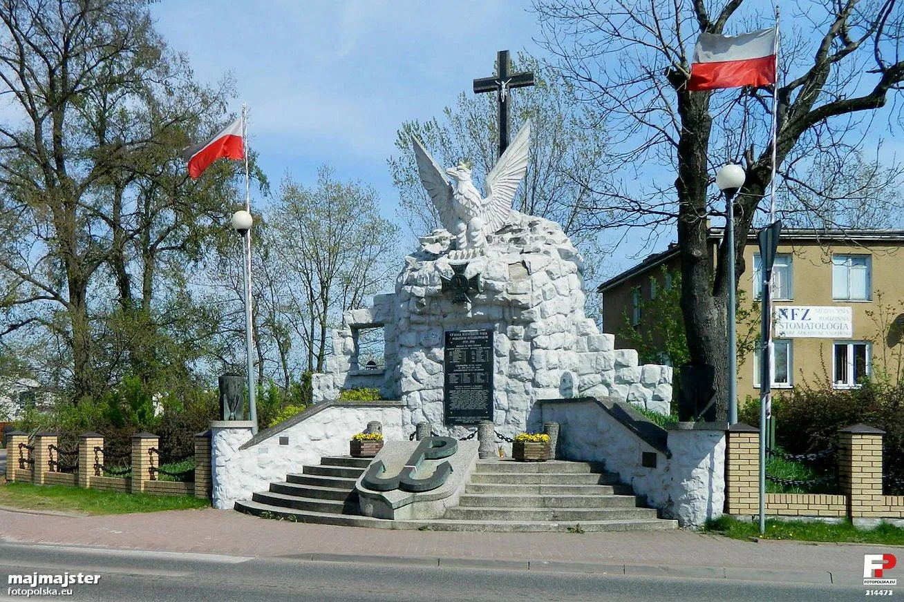 Photo showing: Pomnik Orła Białego pamięci poległych i pomordowanych w latach 1939-44