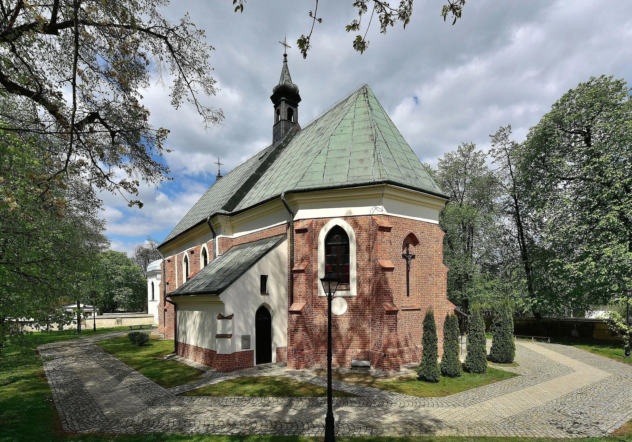 Photo showing: Saint James church in Tarchomin district in Warsaw
