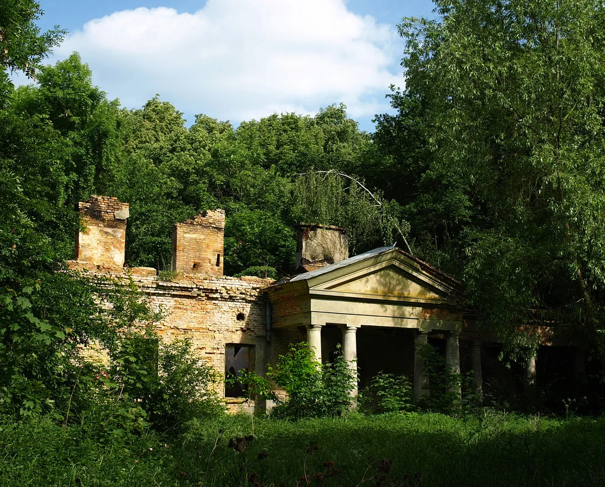 Photo showing: Opuszczony pałacyk w Jeżewicach