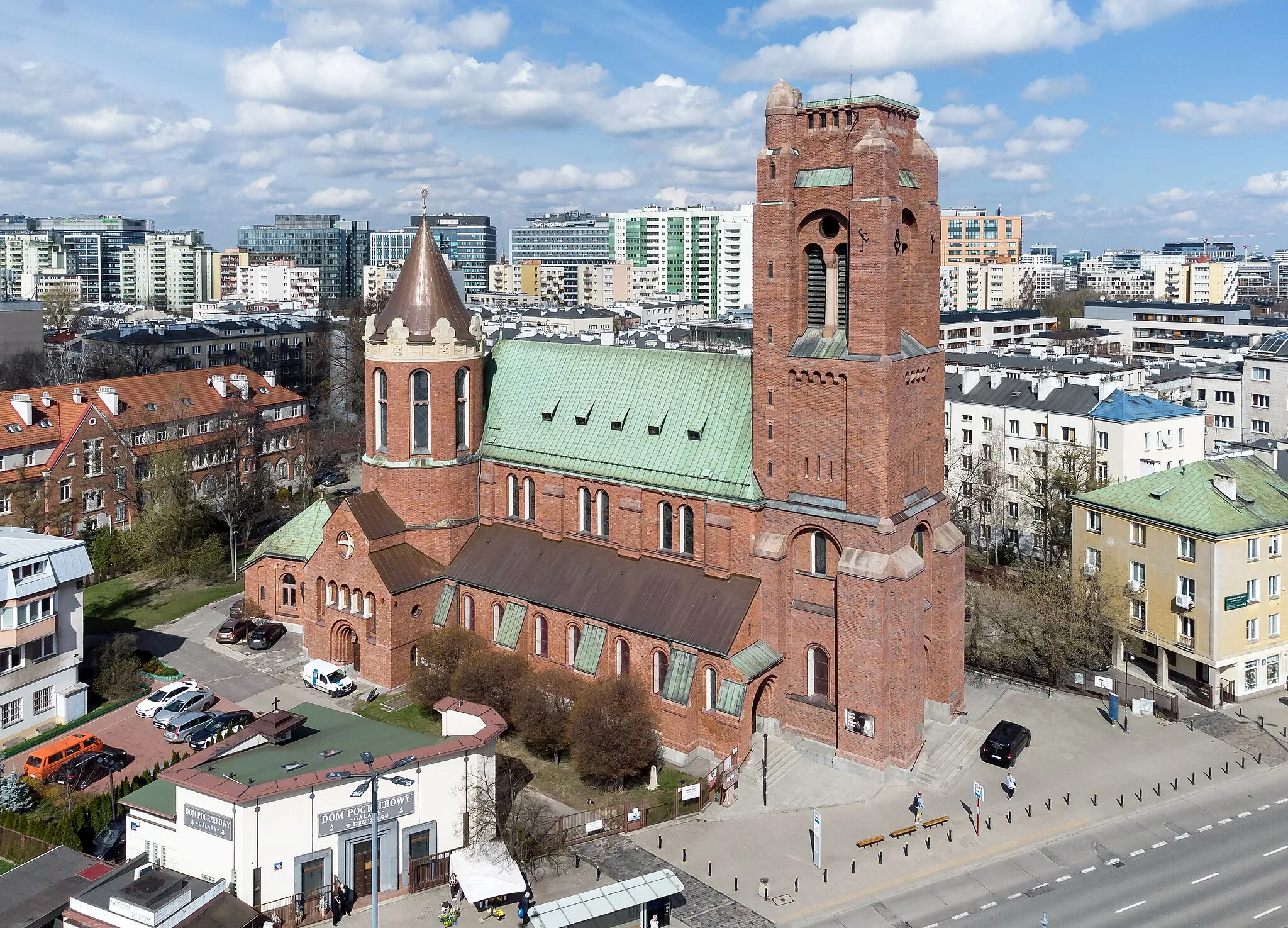 Photo showing: Church of the Immaculate Conception of St. Mary in Warsaw. Aerial view from south-east.