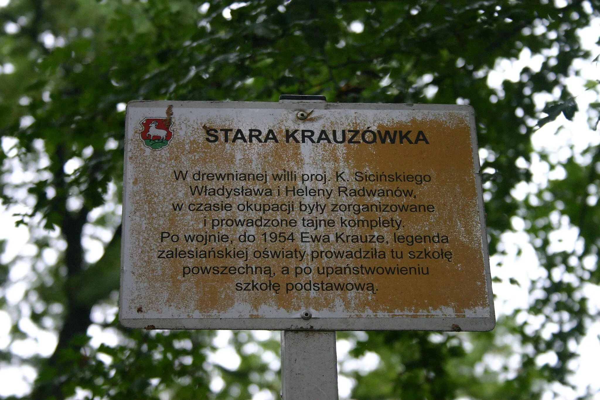 Photo showing: willa „Siedziba” z ogrodem (1920), czyli tzw. "Stara Krauzówka"
Piaseczno-Zalesie Dolne, ul. Anny Jagiellonki 8/10, Gmina Piaseczno