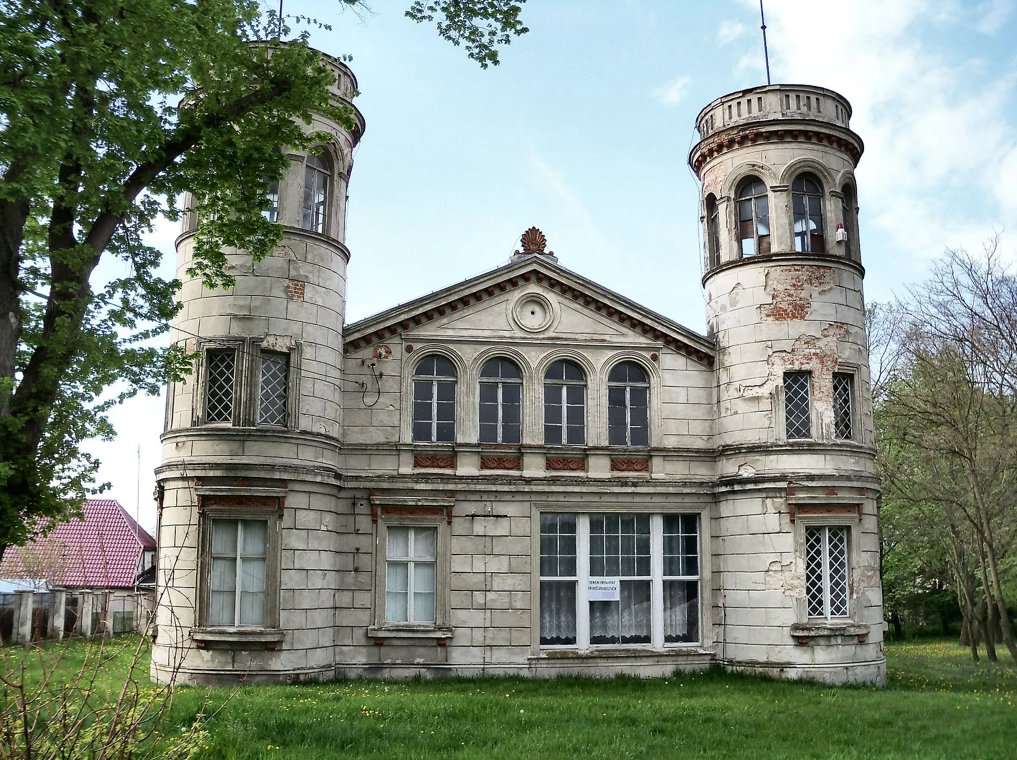 Photo showing: Manor in Lgiń (Poland)