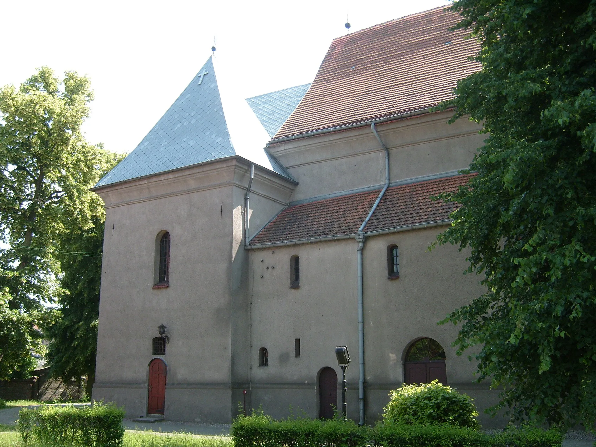 Photo showing: Church of the Assumption of the Virgin Mary and the Saint Michael in Wieleń, Poland.