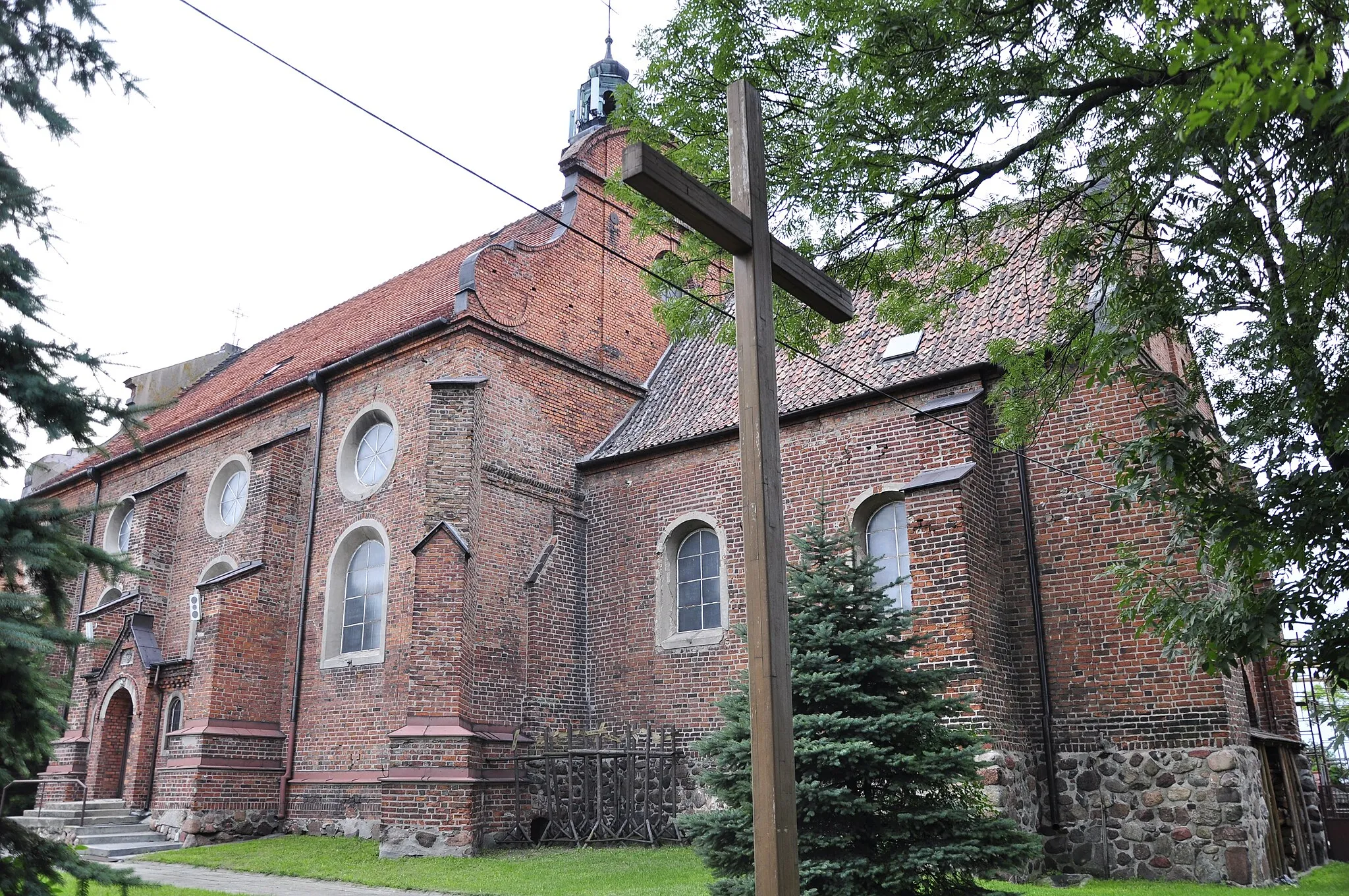 Photo showing: Radziejów - kościół parafialny p.w. Znalezienia Krzyża Świętego