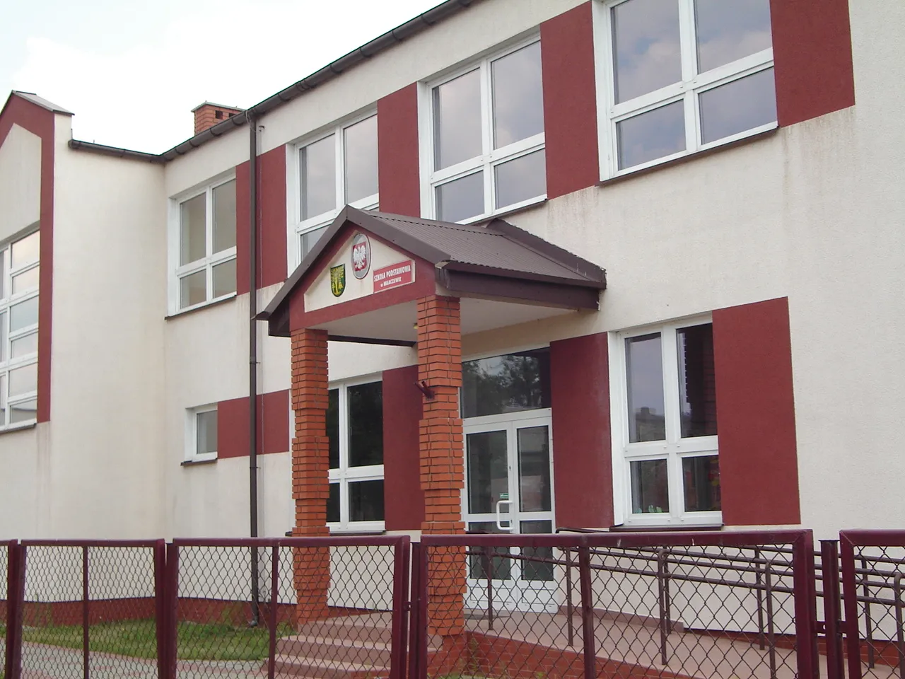 Photo showing: Szkoła Podstawowa w Miłaczewie