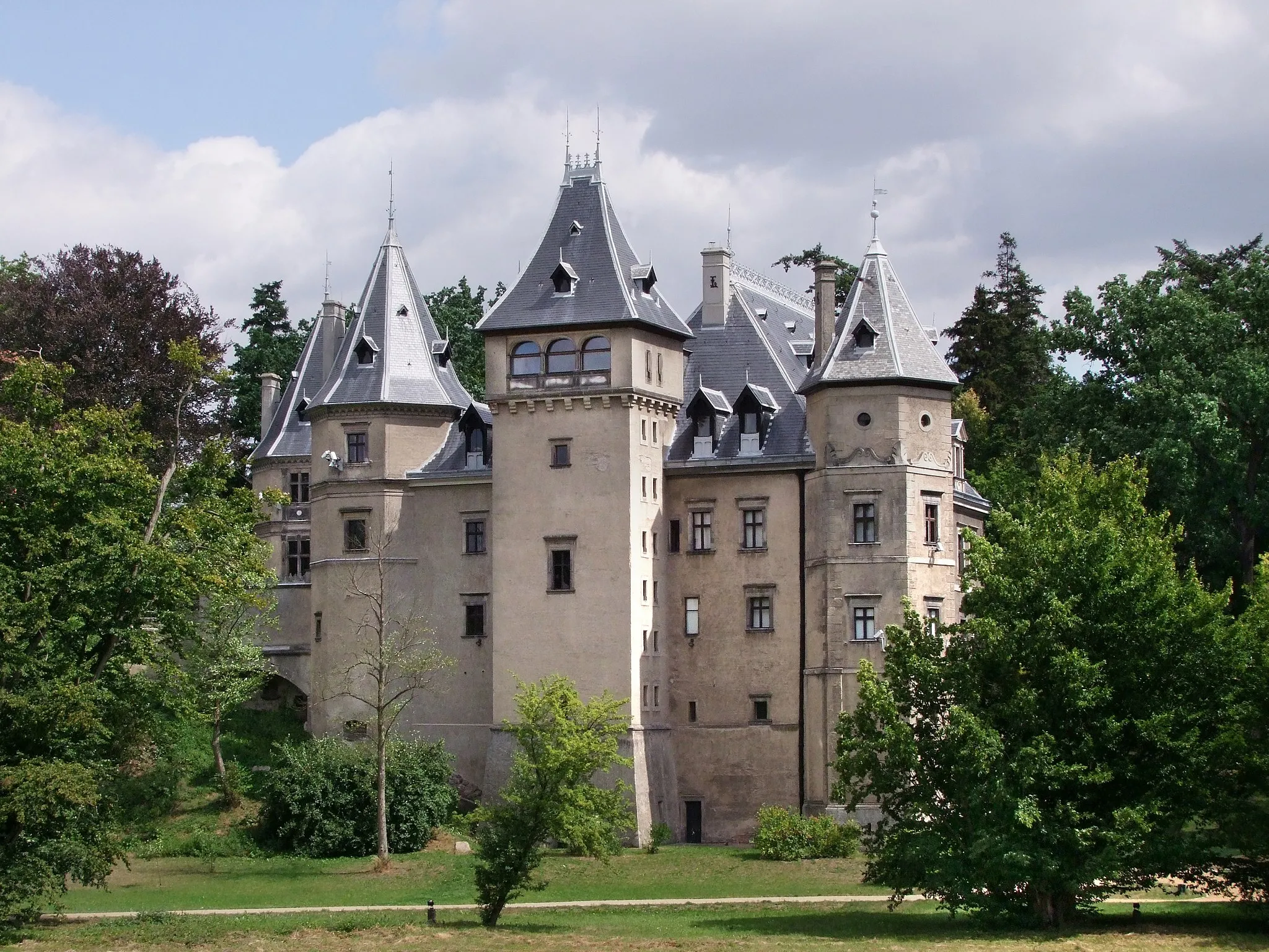 Photo showing: zespół zamkowy: zamek z 1560 r., XVII w., 1872-1875
Gołuchów