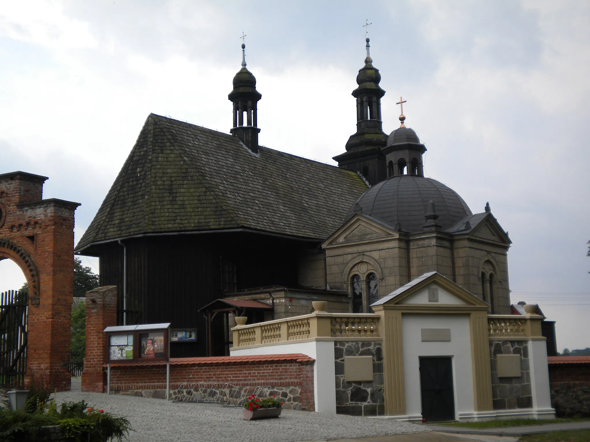 Photo showing: L'église en bois du village de Potulice.