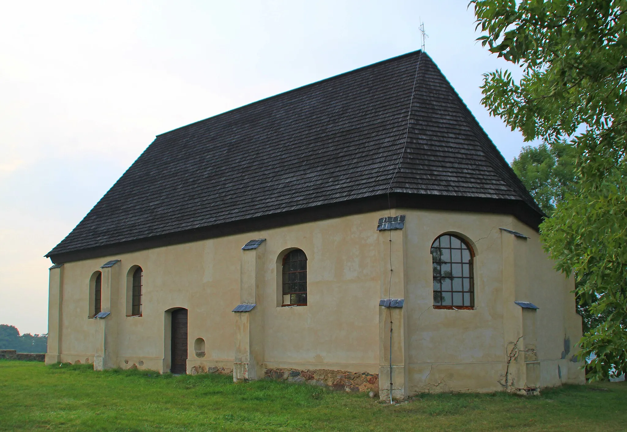 Photo showing: Dolsk, kościół fil. pw. św. Wawrzyńca z 1685 r.