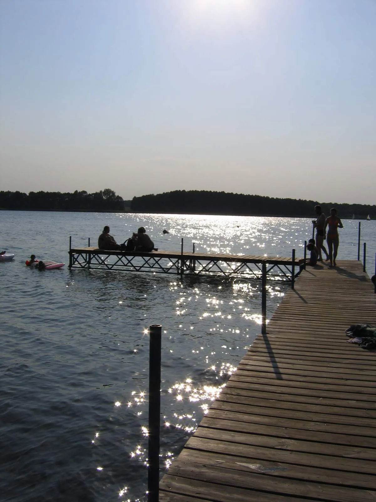 Photo showing: Kąpielisko niestrzeżone nad Jeziorem Powidzkim w Giewartowie, koło bazy nurków, Giewartów.
