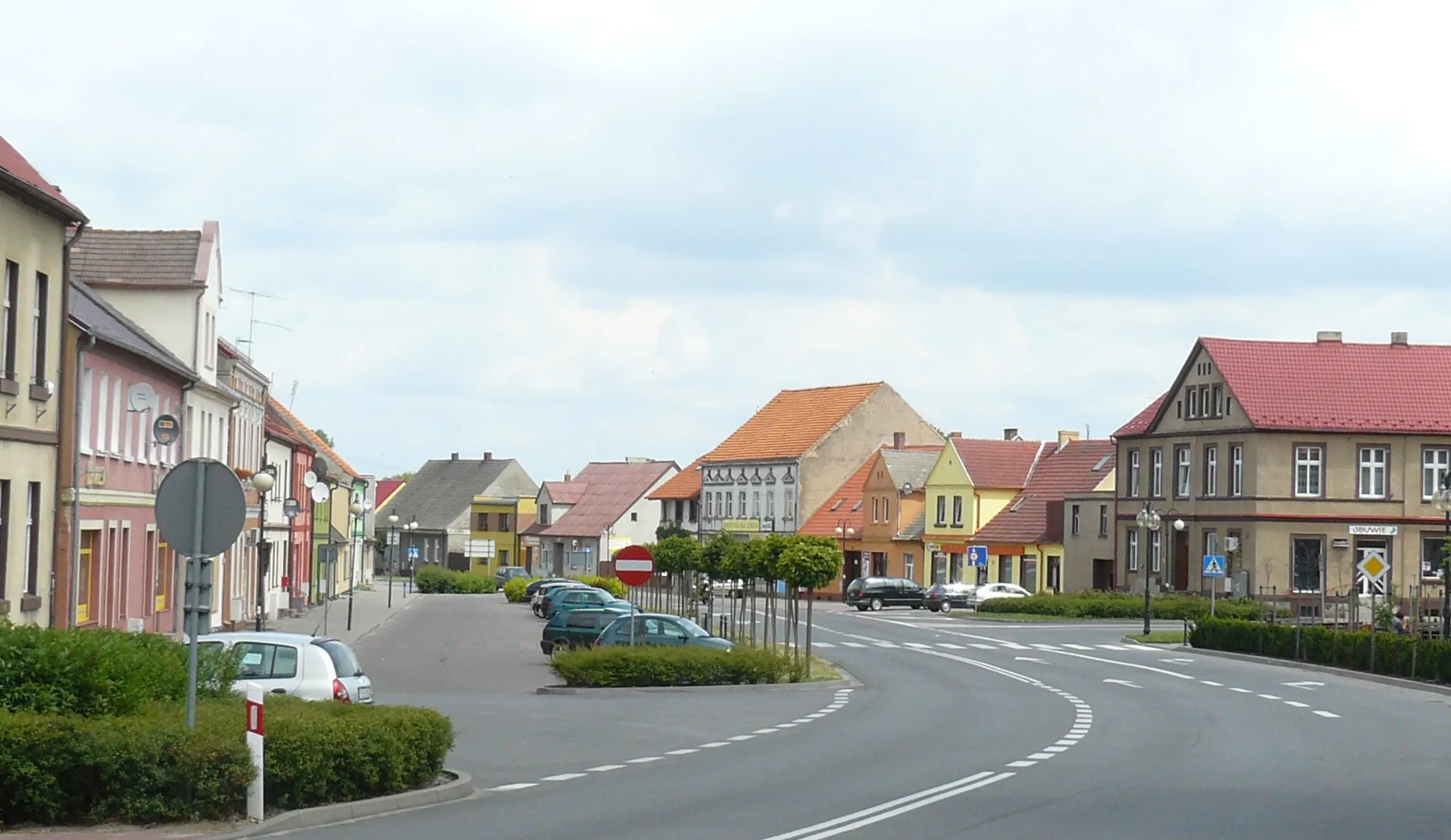 Photo showing: Szamocin, Market Square.