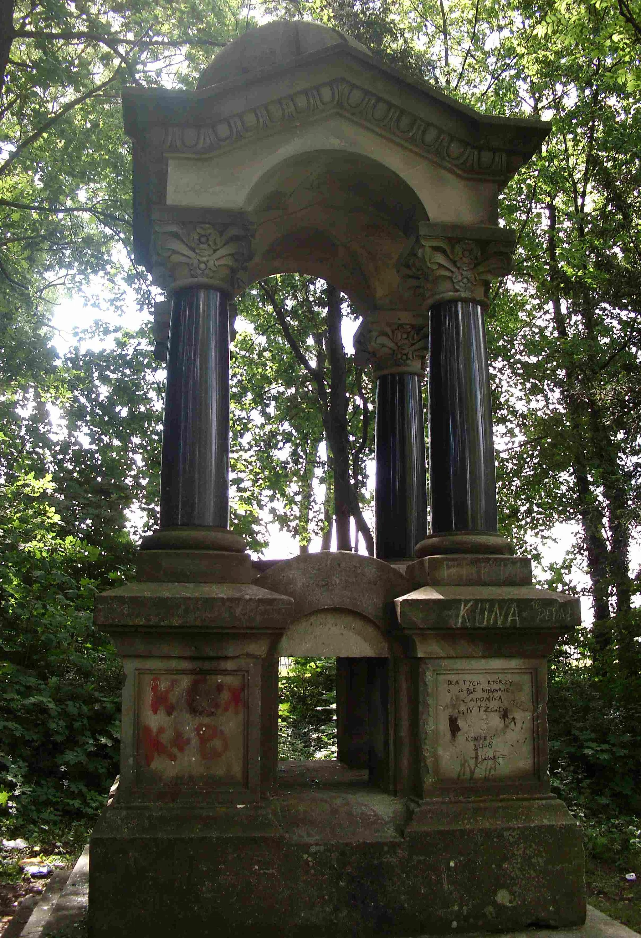 Photo showing: Sypniewo - zespół pałacowy: grobowiec rodziny Wilkensów (zabytek nr A/291/1-7)