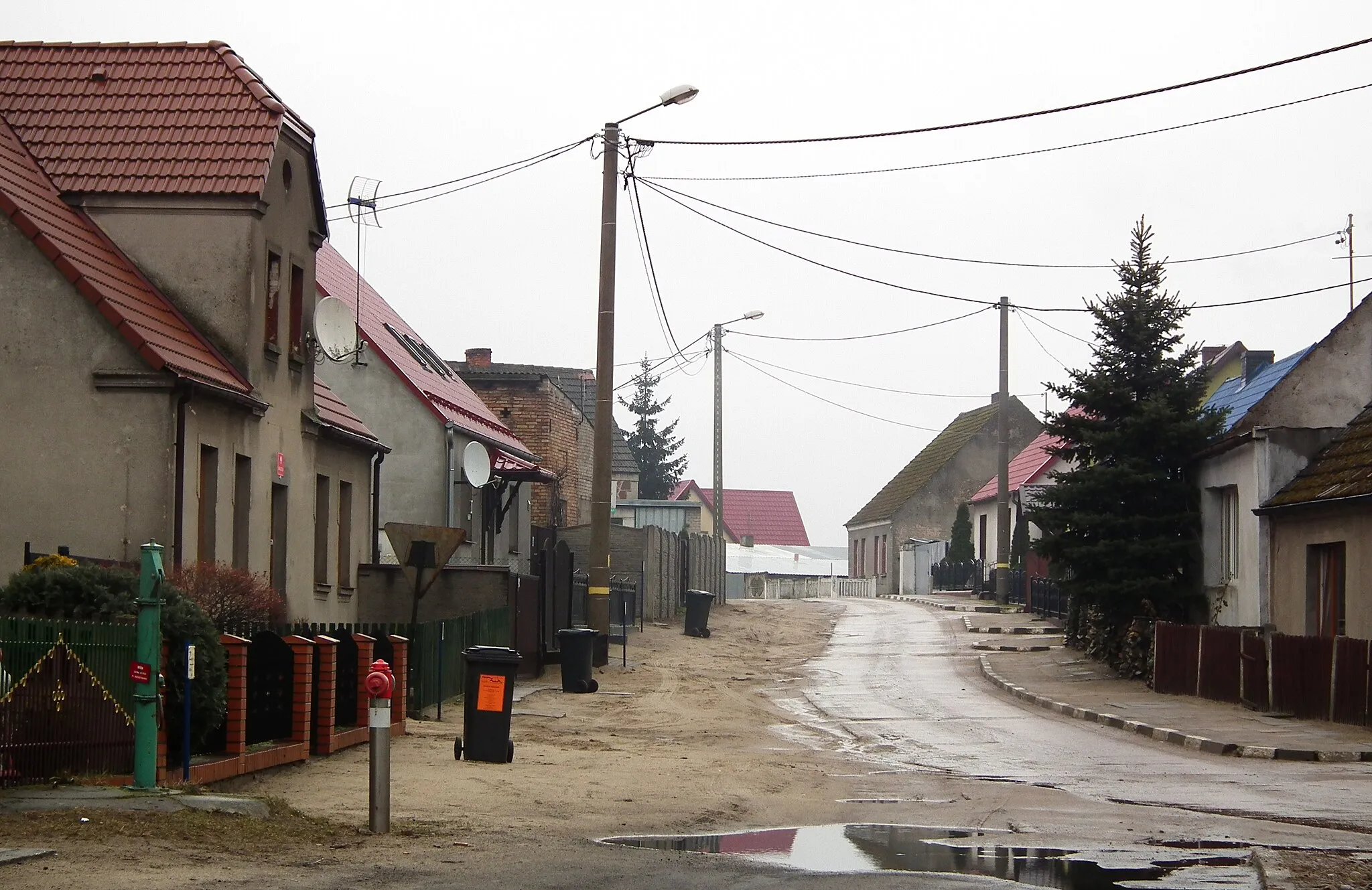 Photo showing: Centrum wsi Skic.