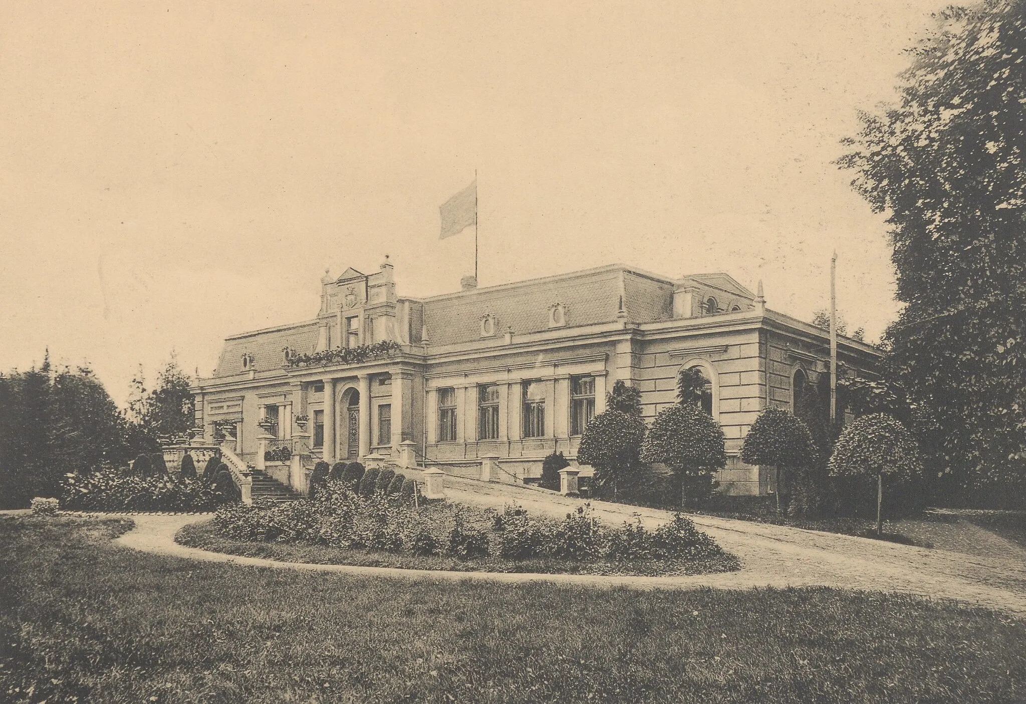 Photo showing: Adres wydawniczy: Poznań : L. Durczykiewicz w Czempiniu, 1912 (Poznań : "Praca") Opis fizyczny: 42 s., [121] s. fot. ; 36 cm