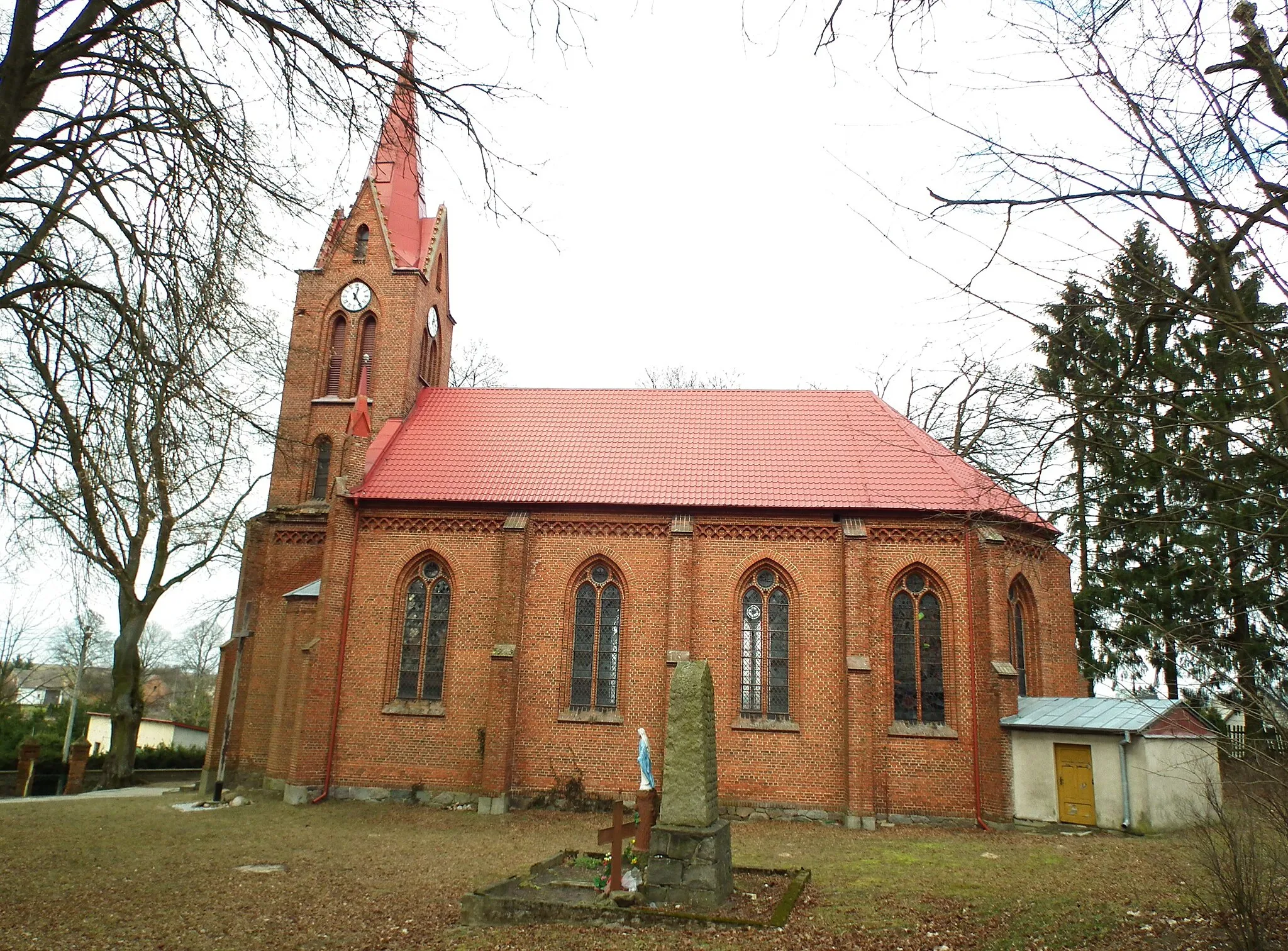 Photo showing: Kościół Wniebowstąpienia Pana Jezusa w Łomczewie.