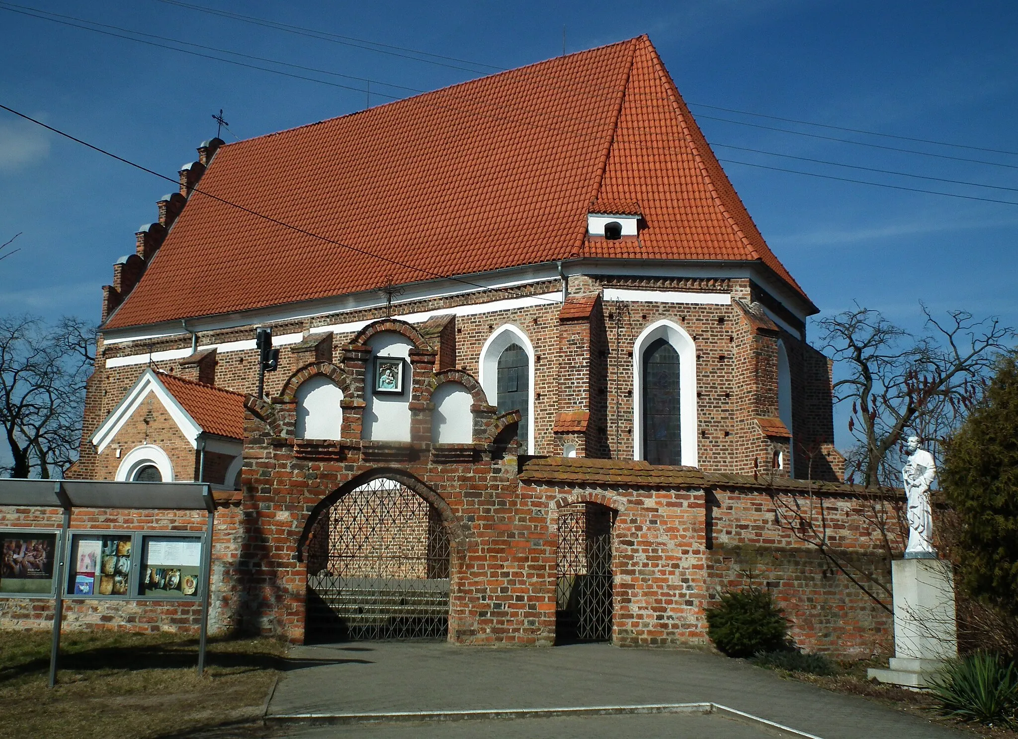 Photo showing: Kościół św. Jadwigi w Wilkowie Polskim.