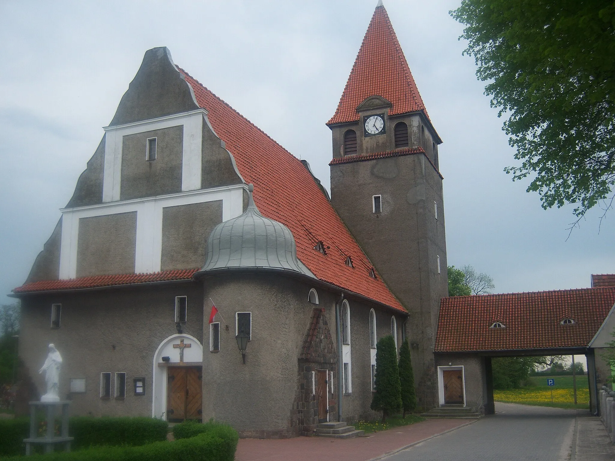 Photo showing: Widok na świątynię w Węgierkach