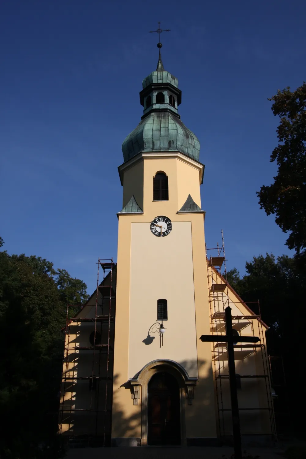 Photo showing: Tuchorza, kościół ewangelicki, ob. rzym.-kat. fil. p.w. śś. Apostołów Piotra i Pawła, mur., 1905-1906