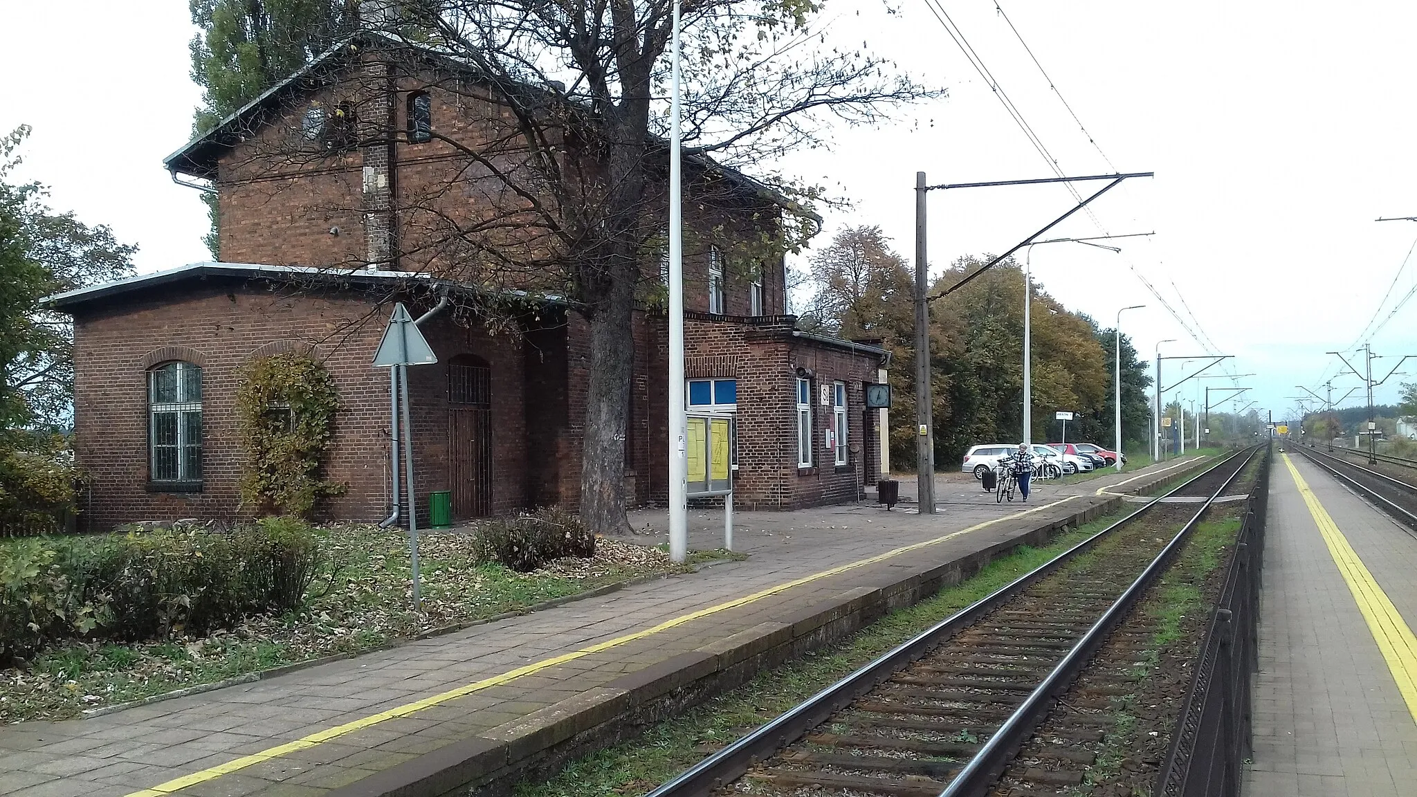 Photo showing: Budynek dworca kolejowego Sulęcinek w wojewódzkie wielkopolskim