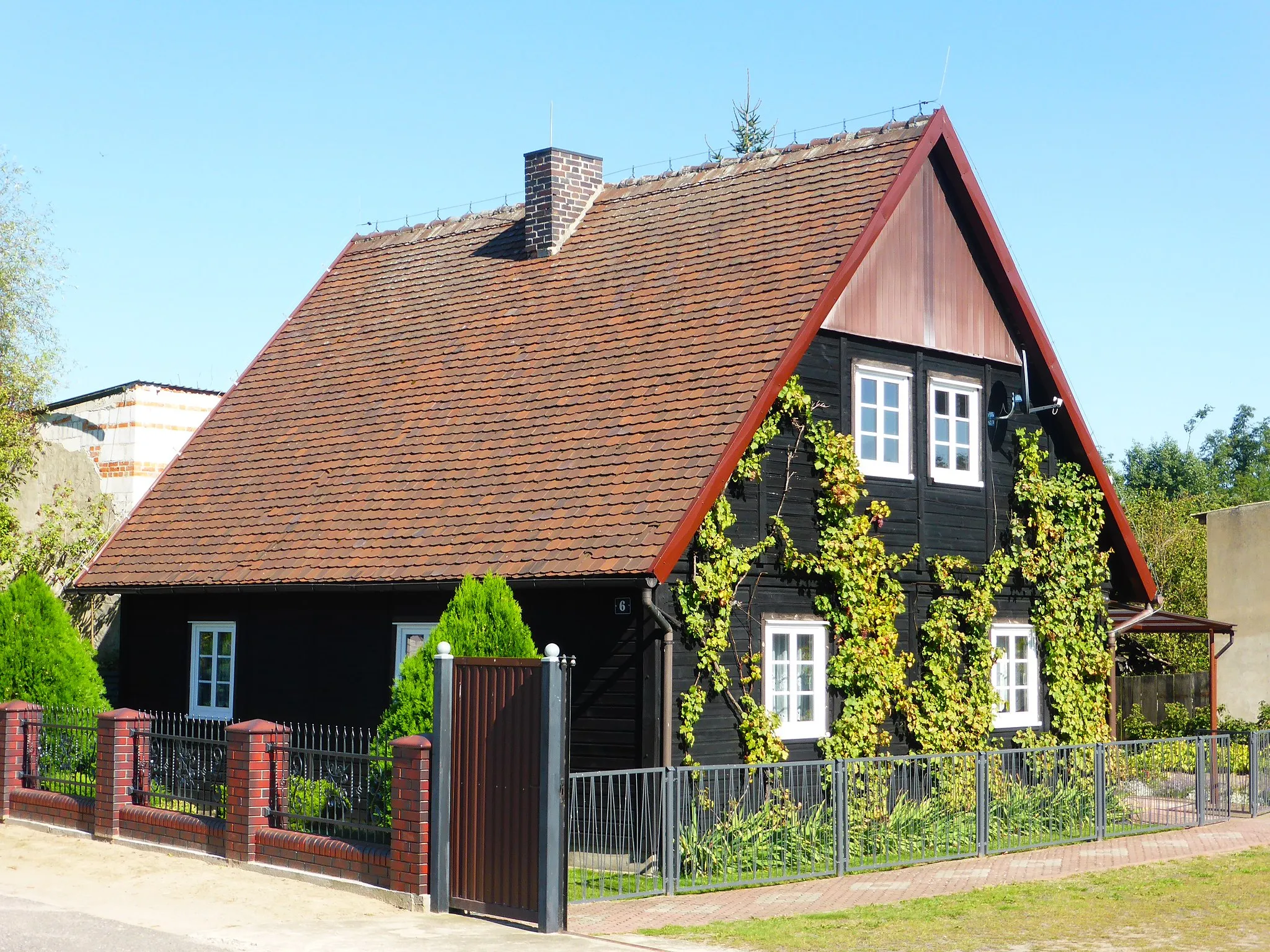 Photo showing: Wooden house in Snowidowo, Greater Poland Voivodeship