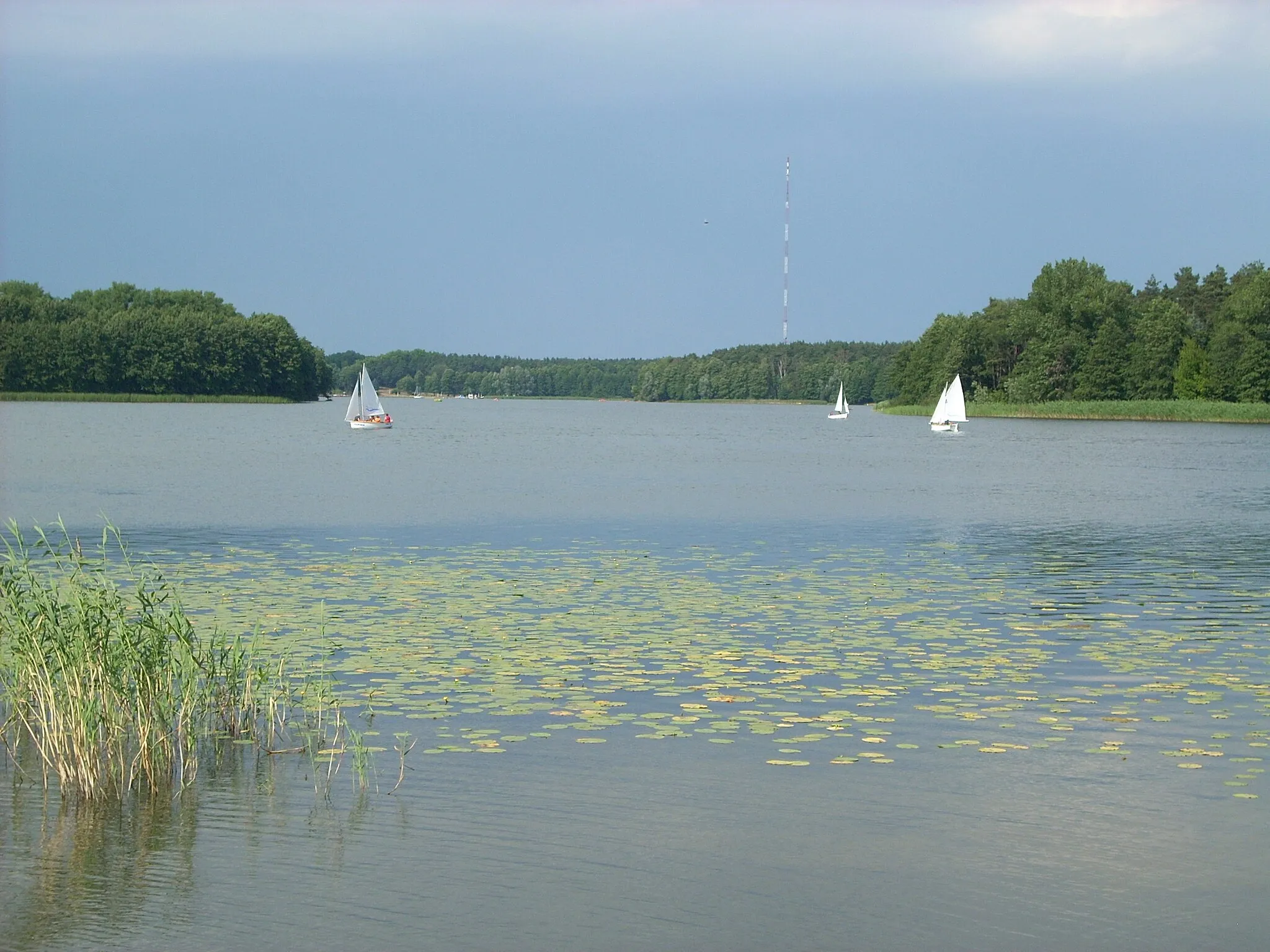 Photo showing: Slesin's Lake on holidays