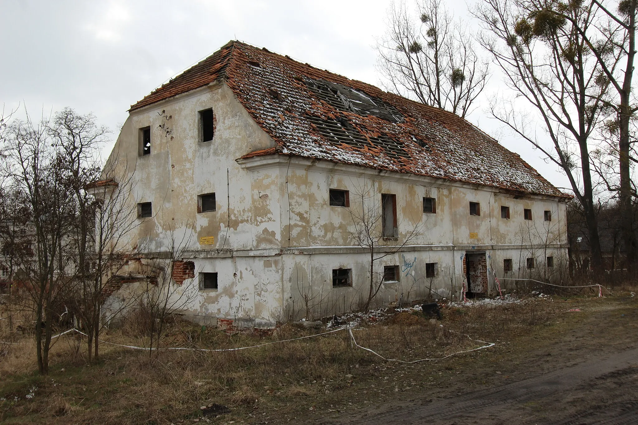 Photo showing: Granary in Jankowice in 2021