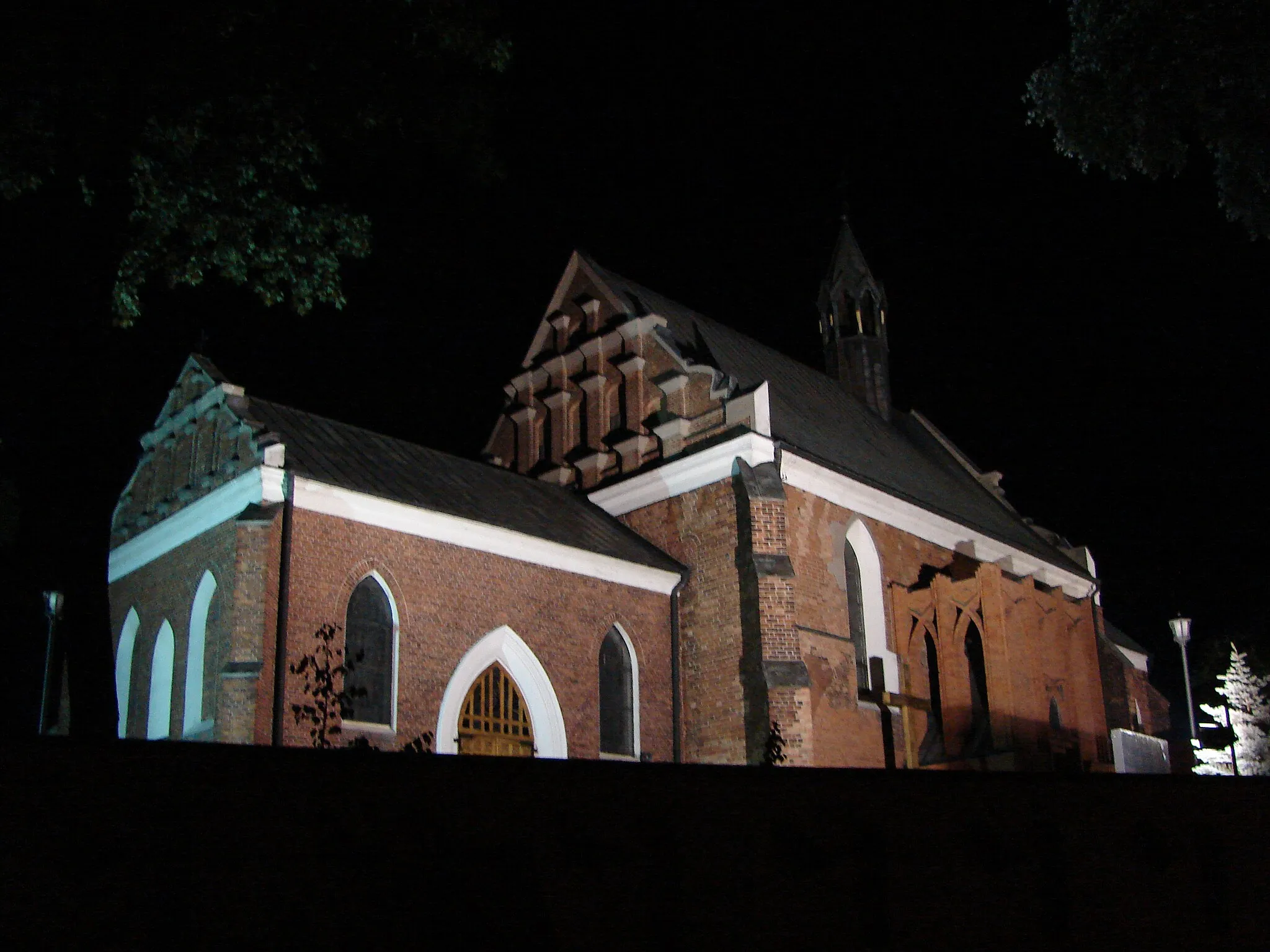Photo showing: Izbica Kujawska, Poland, Virgin Mary's church, XV century.