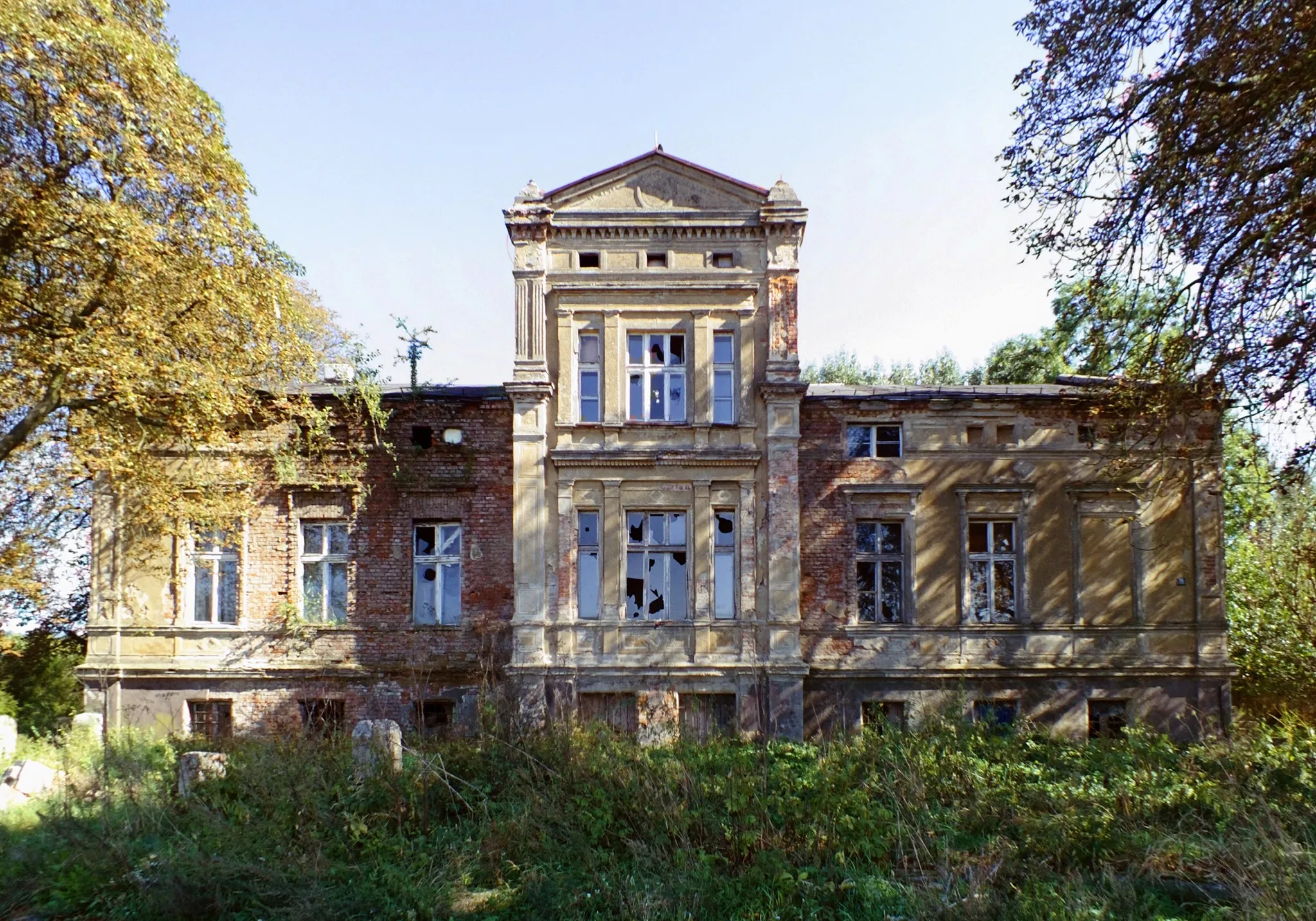 Photo showing: Fałkowo, dwór
This is a photo of an object of cultural heritage inscribed in the registry of the Greater Poland Voivodeship with number 1631/A.