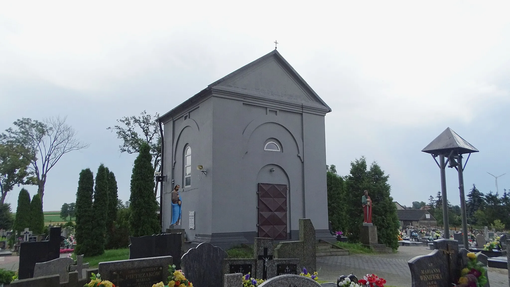 Photo showing: Kaplica cmentarna w Dębach Szlacheckich, 1. poł. XIX w.