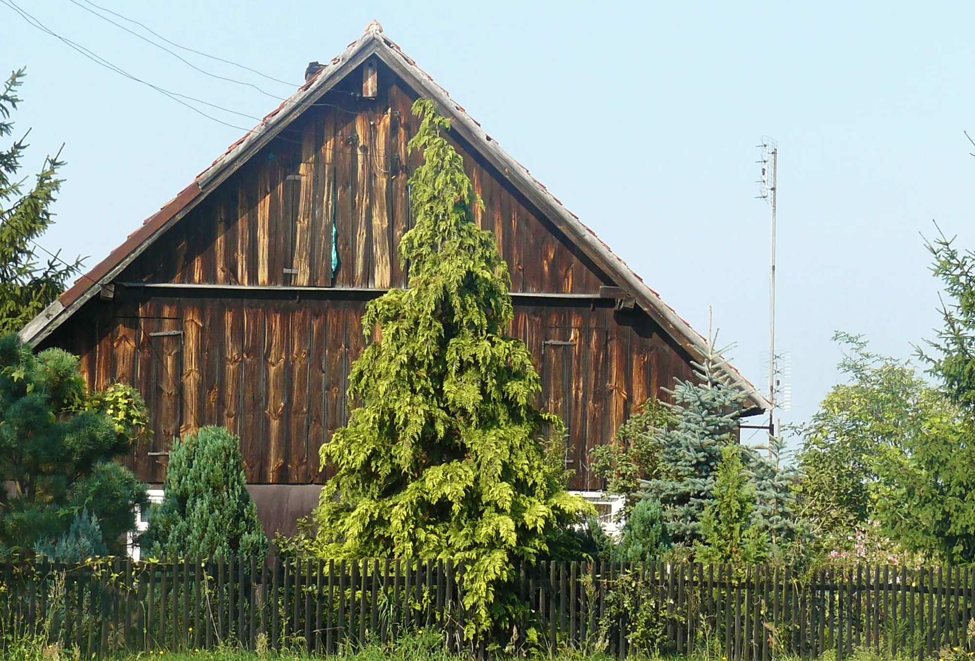 Photo showing: Zabudowa olęderska wsi Chojniki.