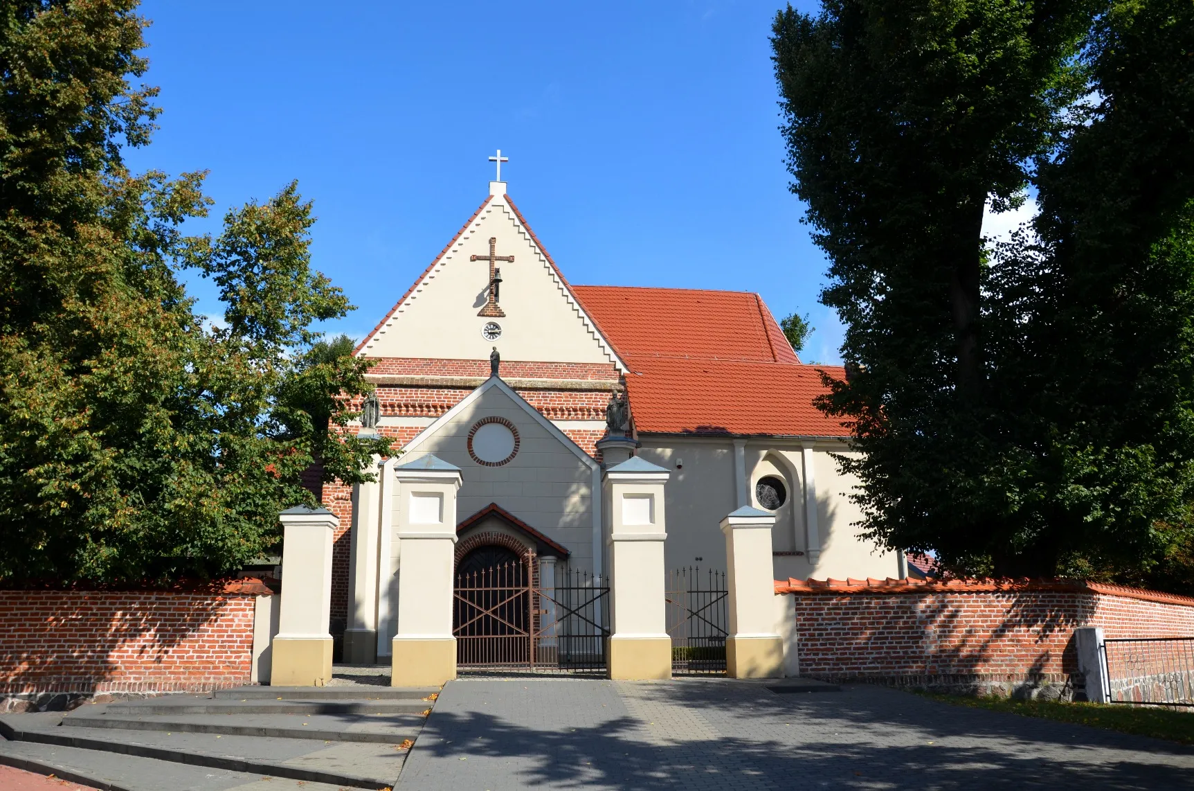 Photo showing: Ceradz Kościelny, ul. Bukowska 4 - zespół kościoła parafialnego: kościół pw. św. Stanisława z 1. połowy XVI w., 1713 r. (zabytek nr 2396/A)